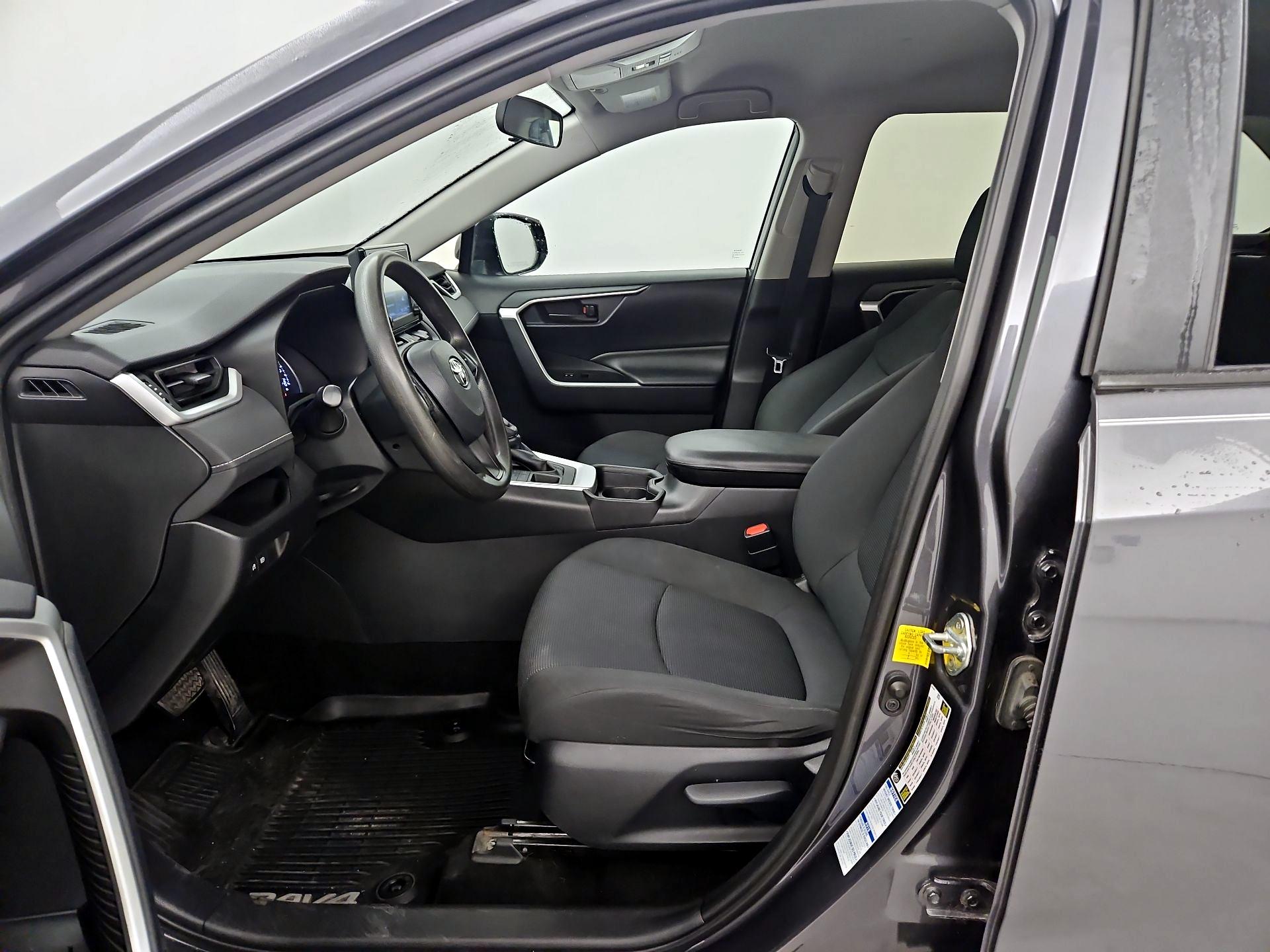 Thumbnail: 2019 Toyota RAV4 - 11