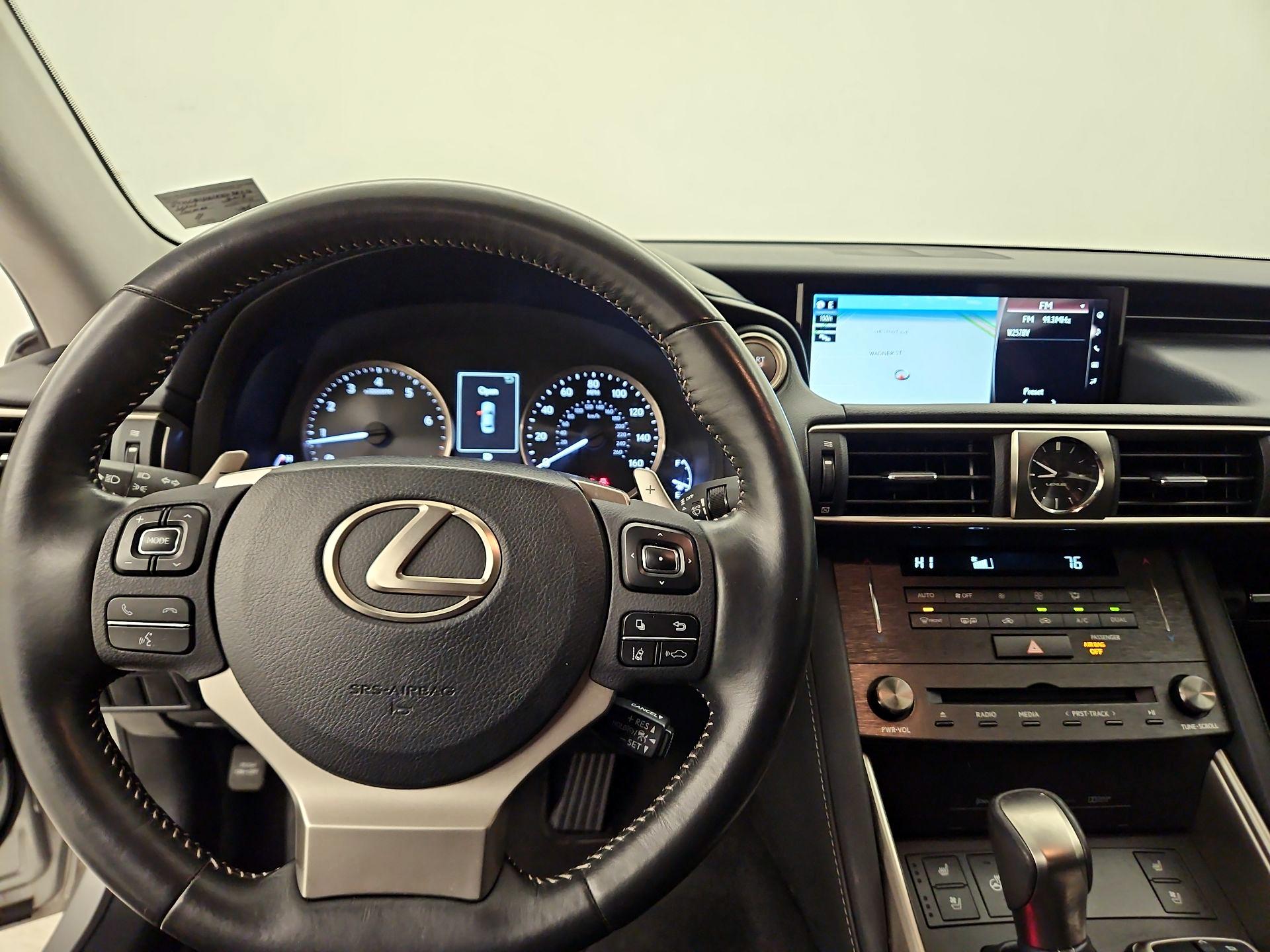 Thumbnail: 2019 Lexus IS - 9