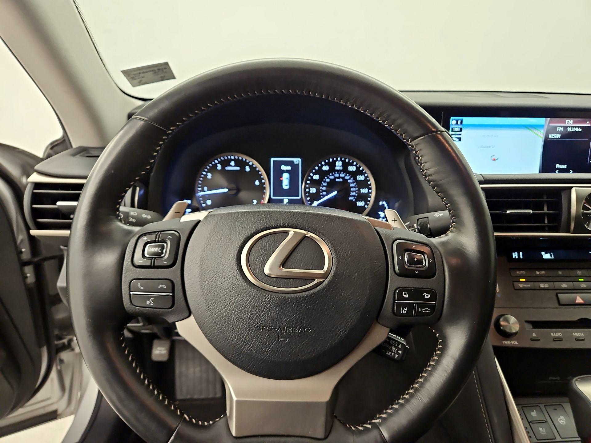 Thumbnail: 2019 Lexus IS - 10