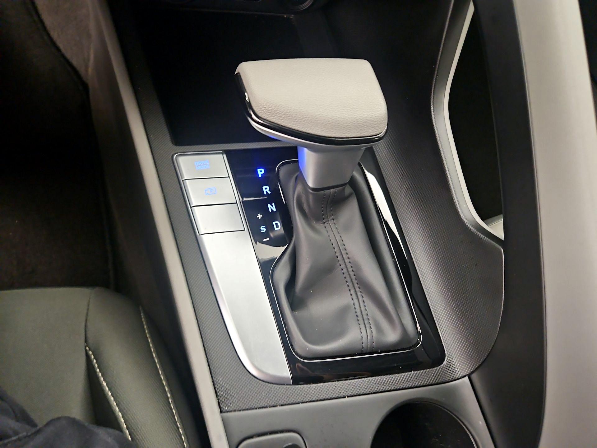 Thumbnail: 2023 Hyundai Elantra - 17