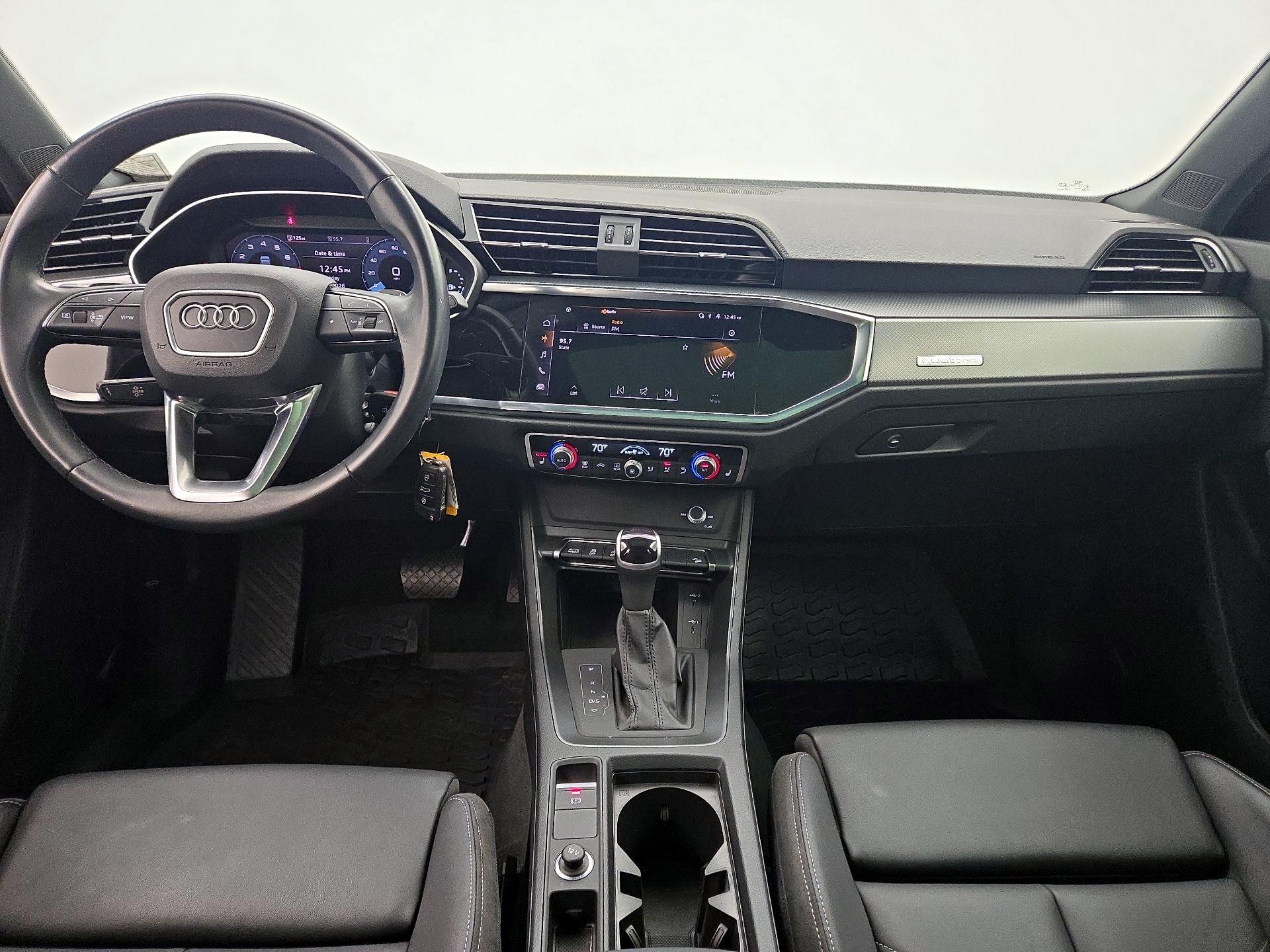 Thumbnail: 2023 Audi Q3 - 9