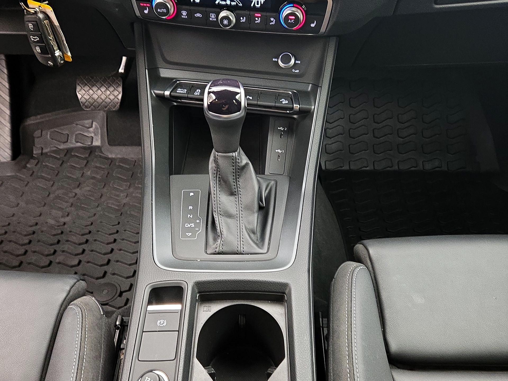 Thumbnail: 2023 Audi Q3 - 16