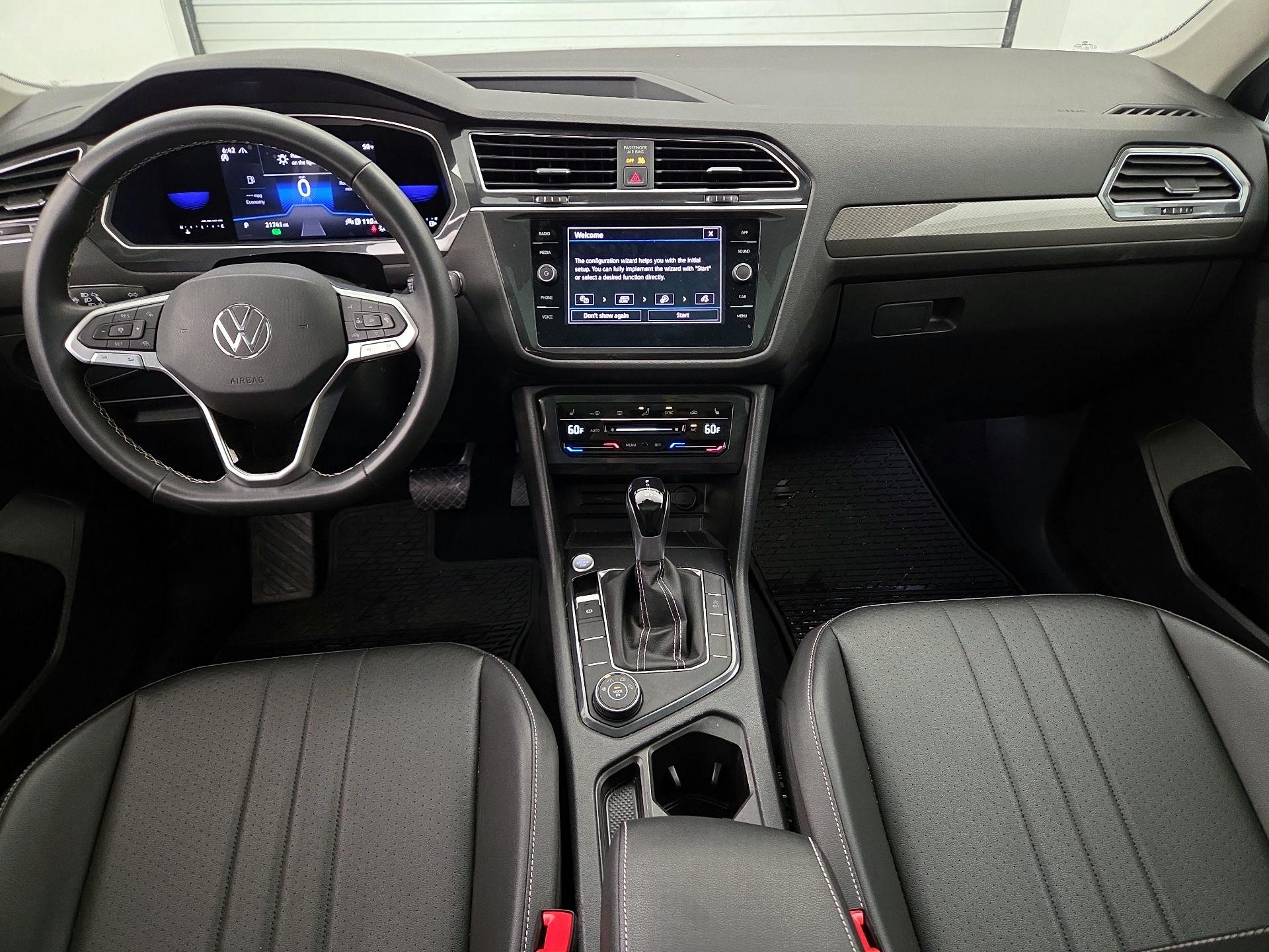 Thumbnail: 2022 Volkswagen Tiguan - 9