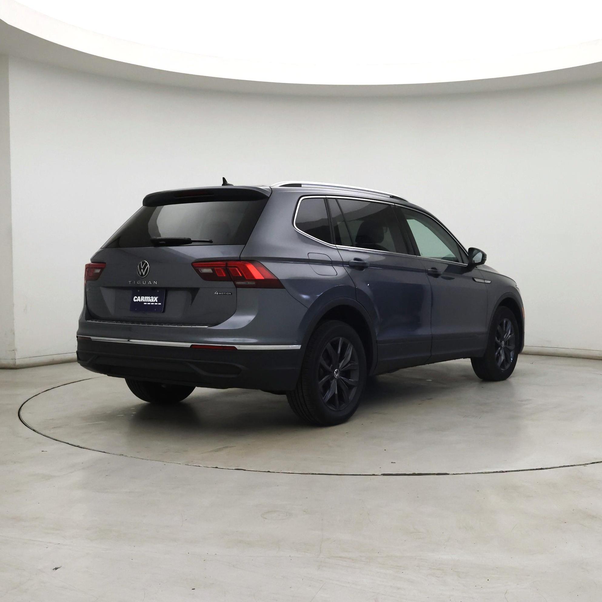 Thumbnail: 2022 Volkswagen Tiguan - 8