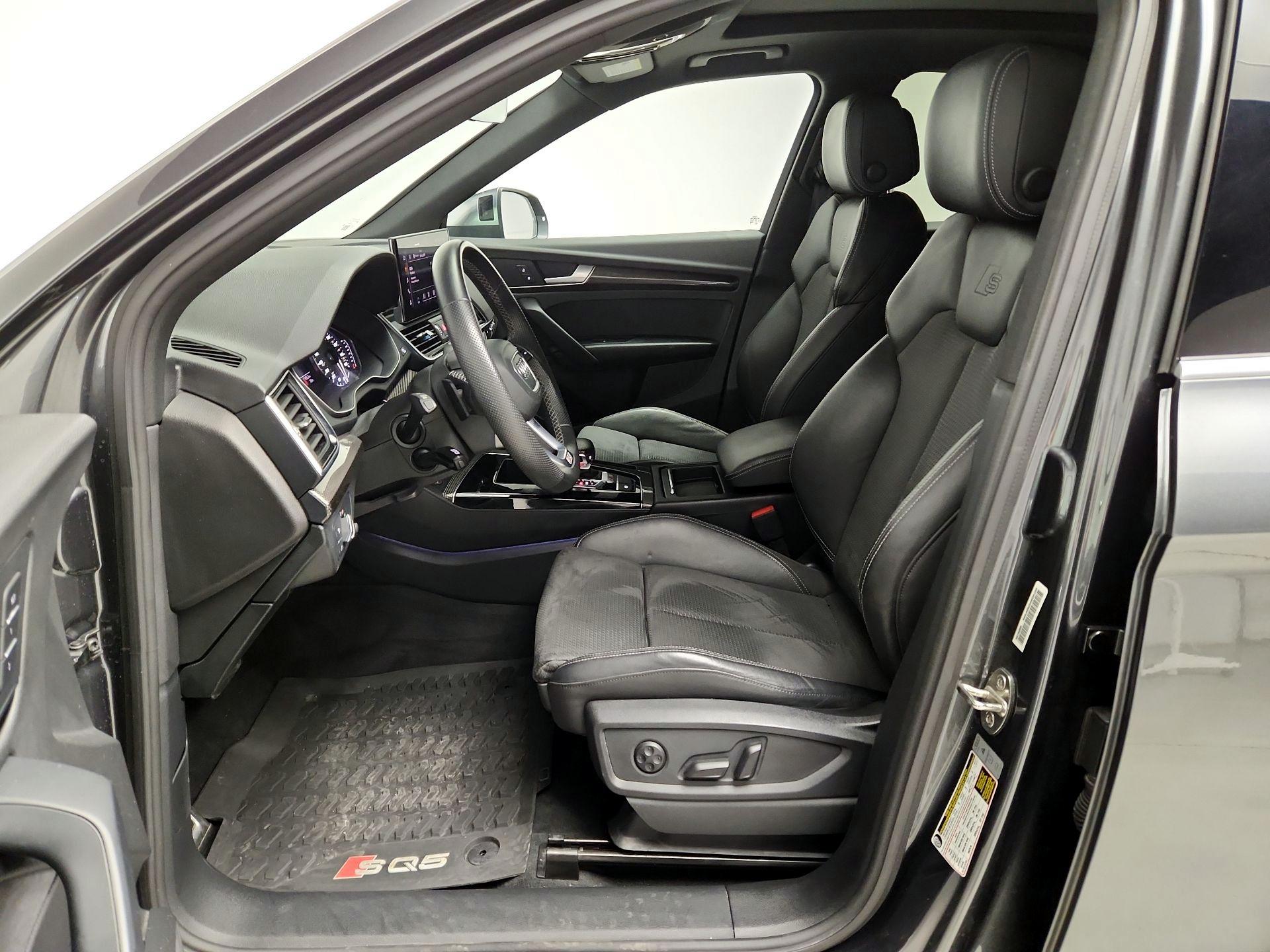 Thumbnail: 2022 Audi SQ5 - 11