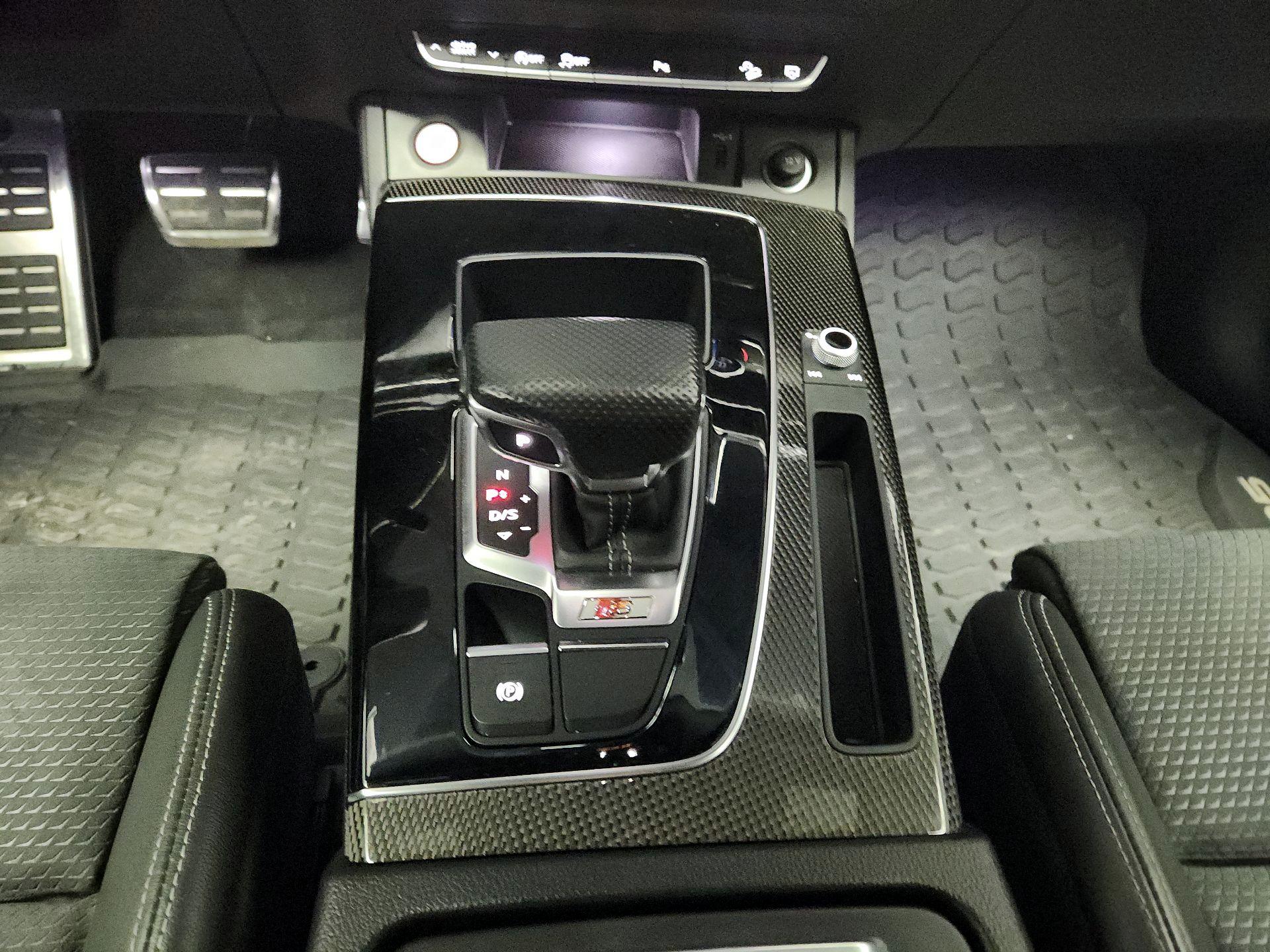 Thumbnail: 2022 Audi SQ5 - 17