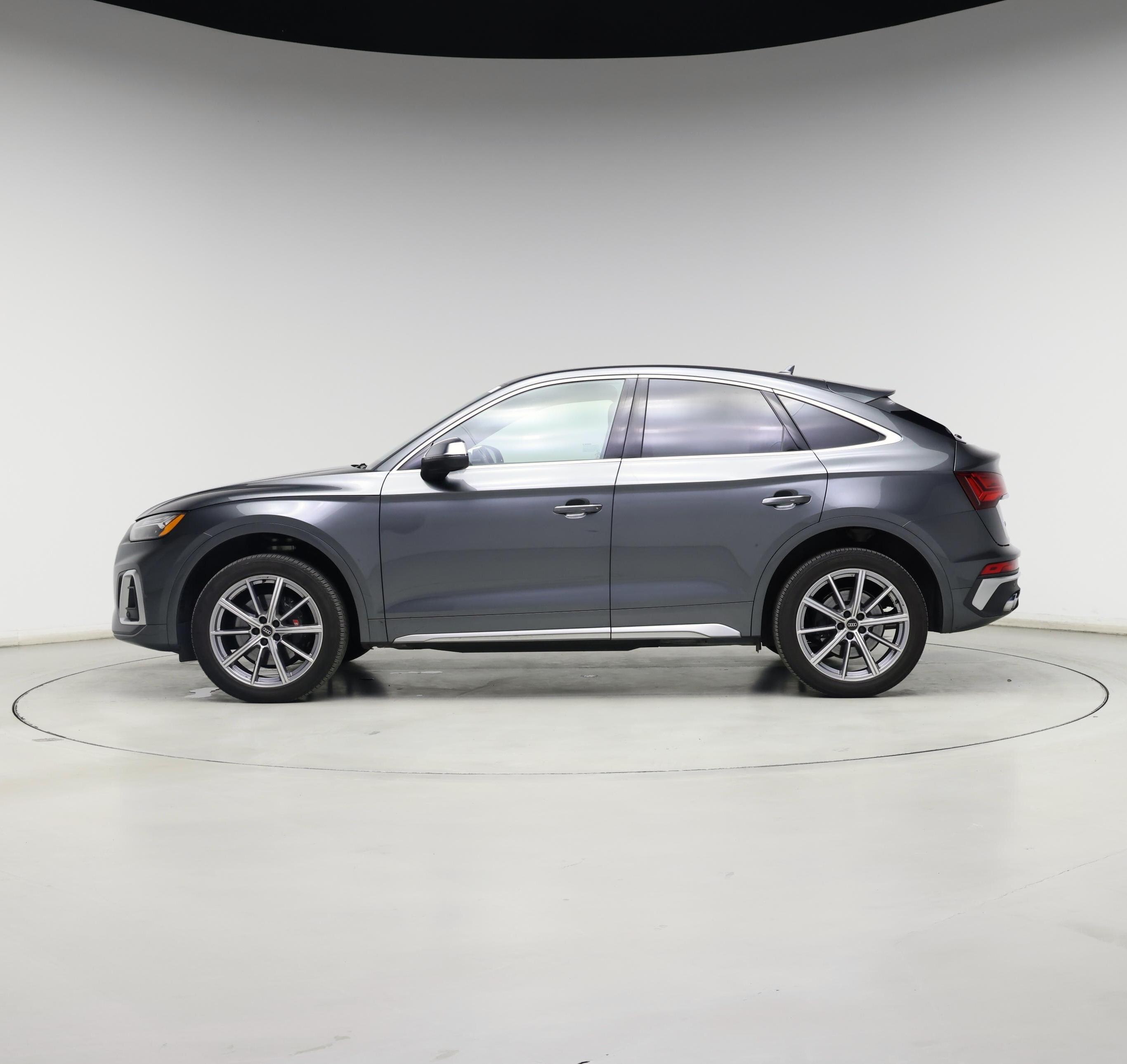 Thumbnail: 2022 Audi SQ5 - 3
