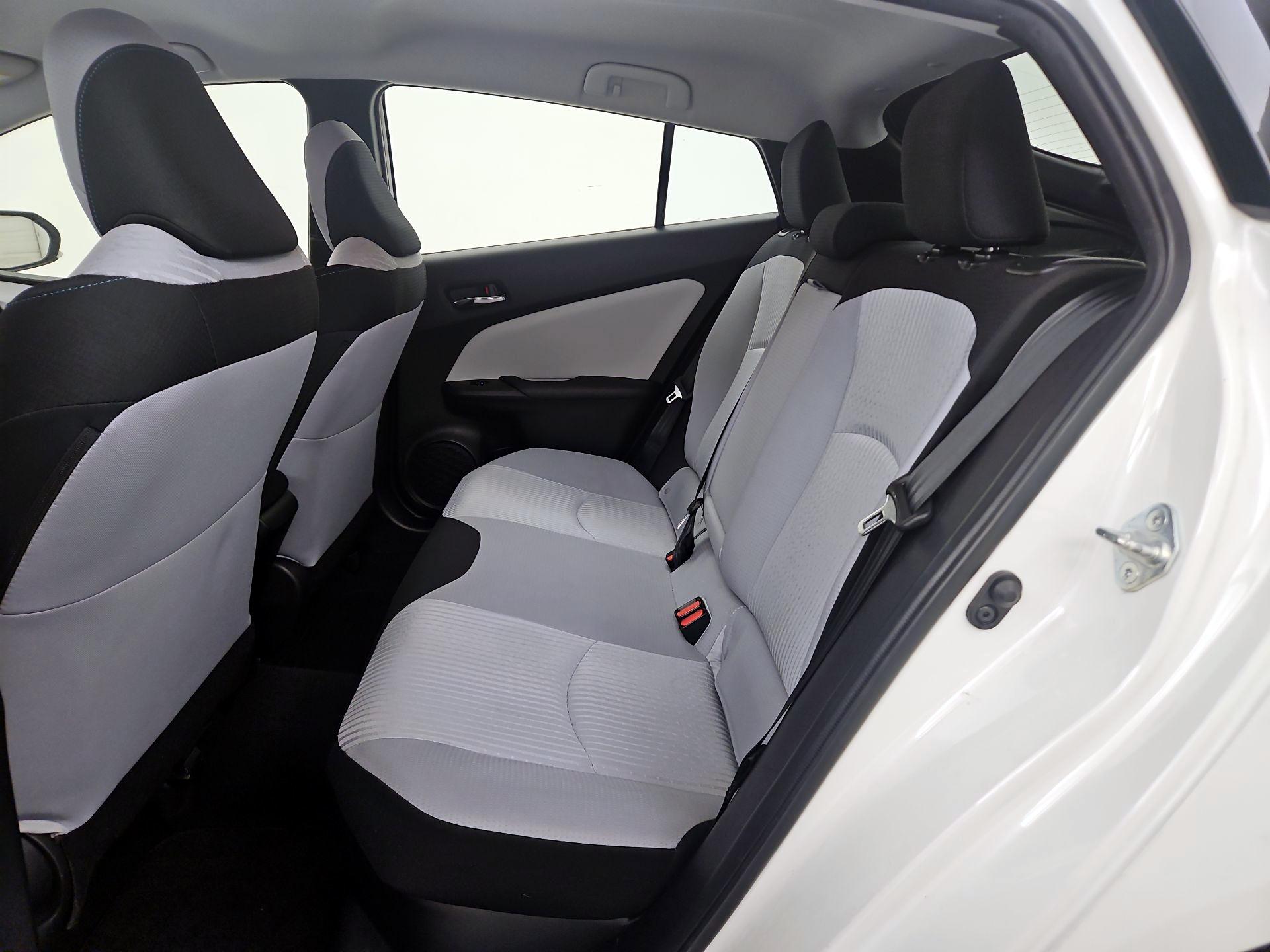 Thumbnail: 2018 Toyota Prius - 18