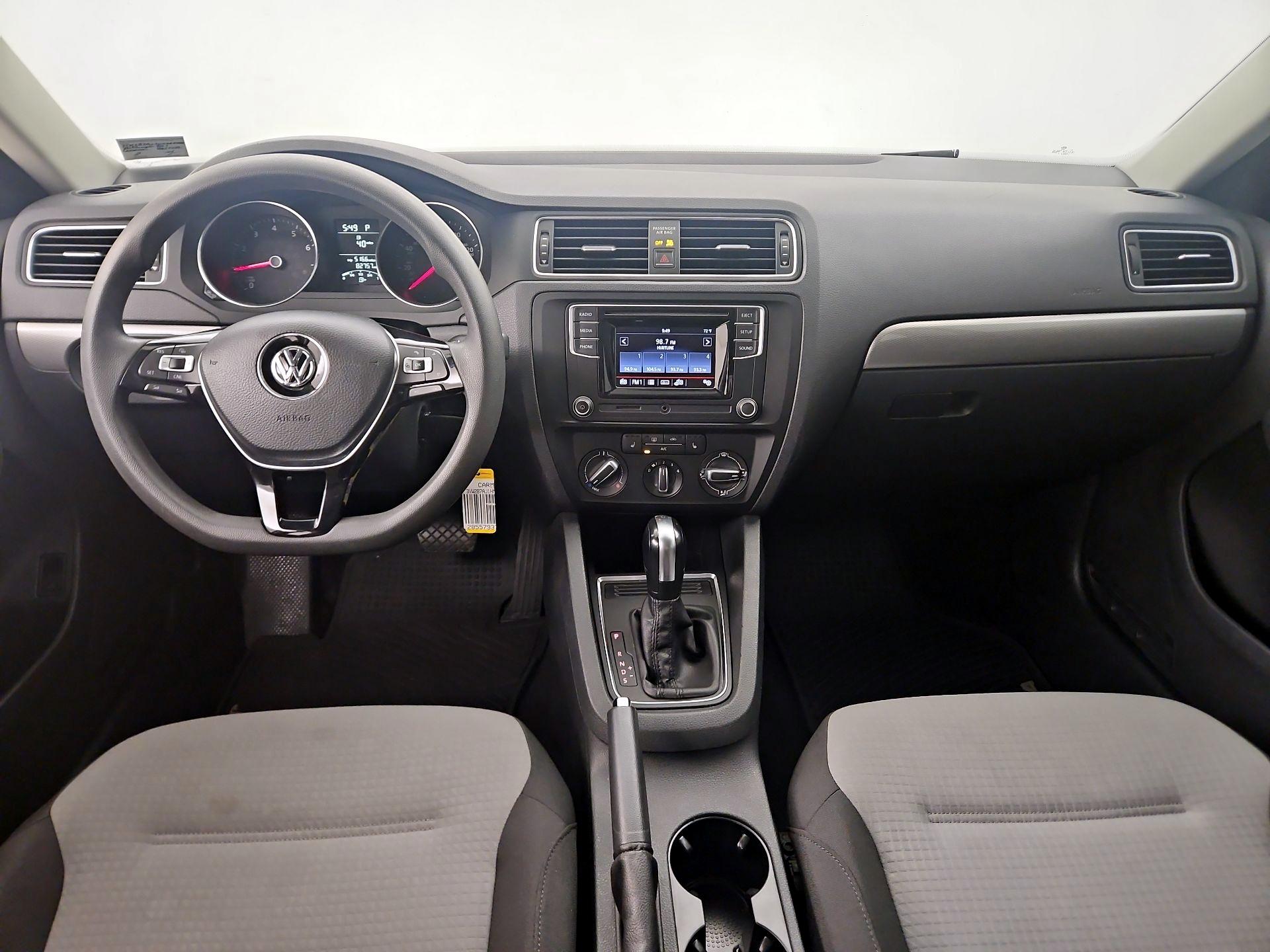 Thumbnail: 2017 Volkswagen Jetta - 9