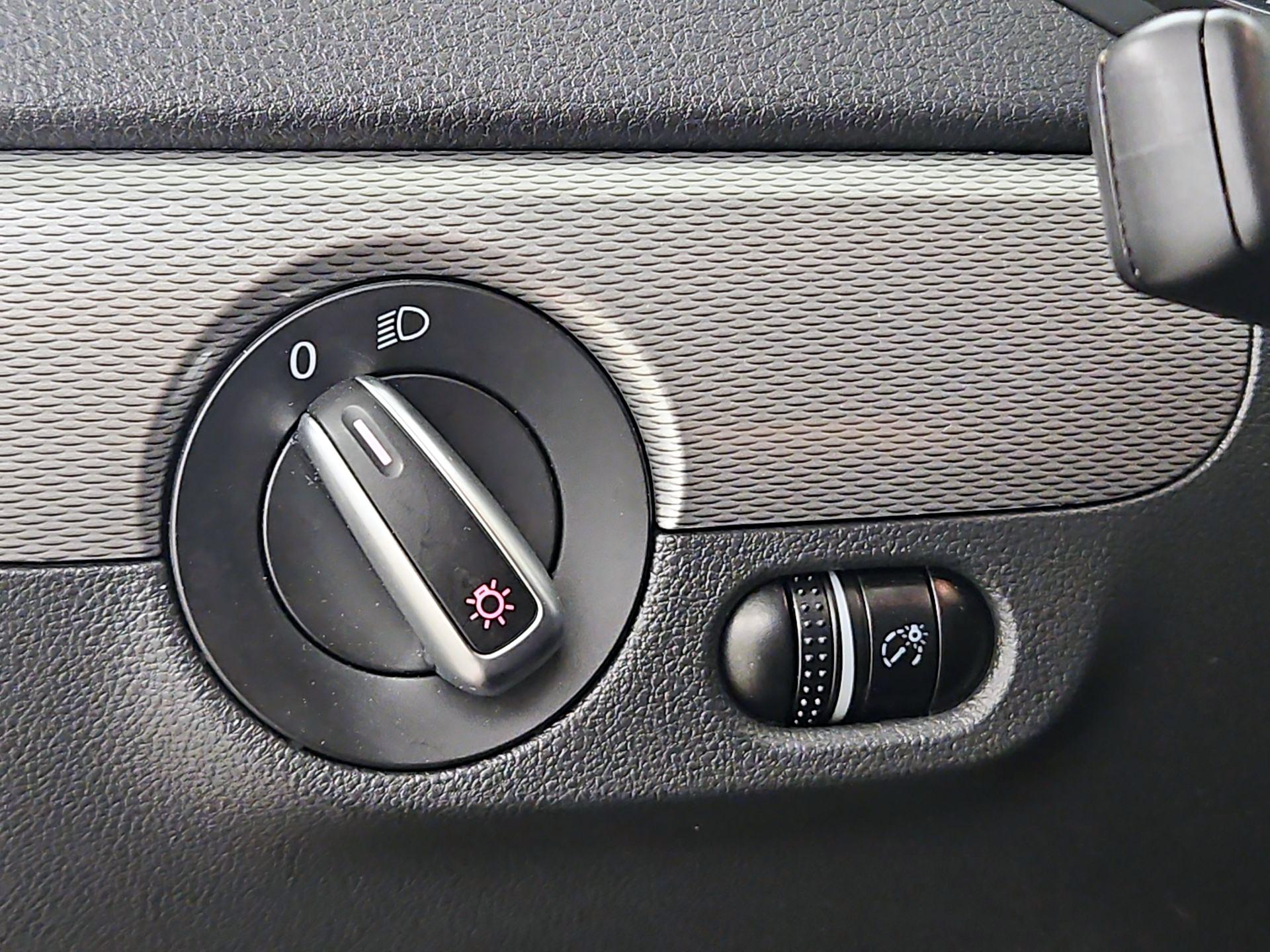 Thumbnail: 2017 Volkswagen Jetta - 13