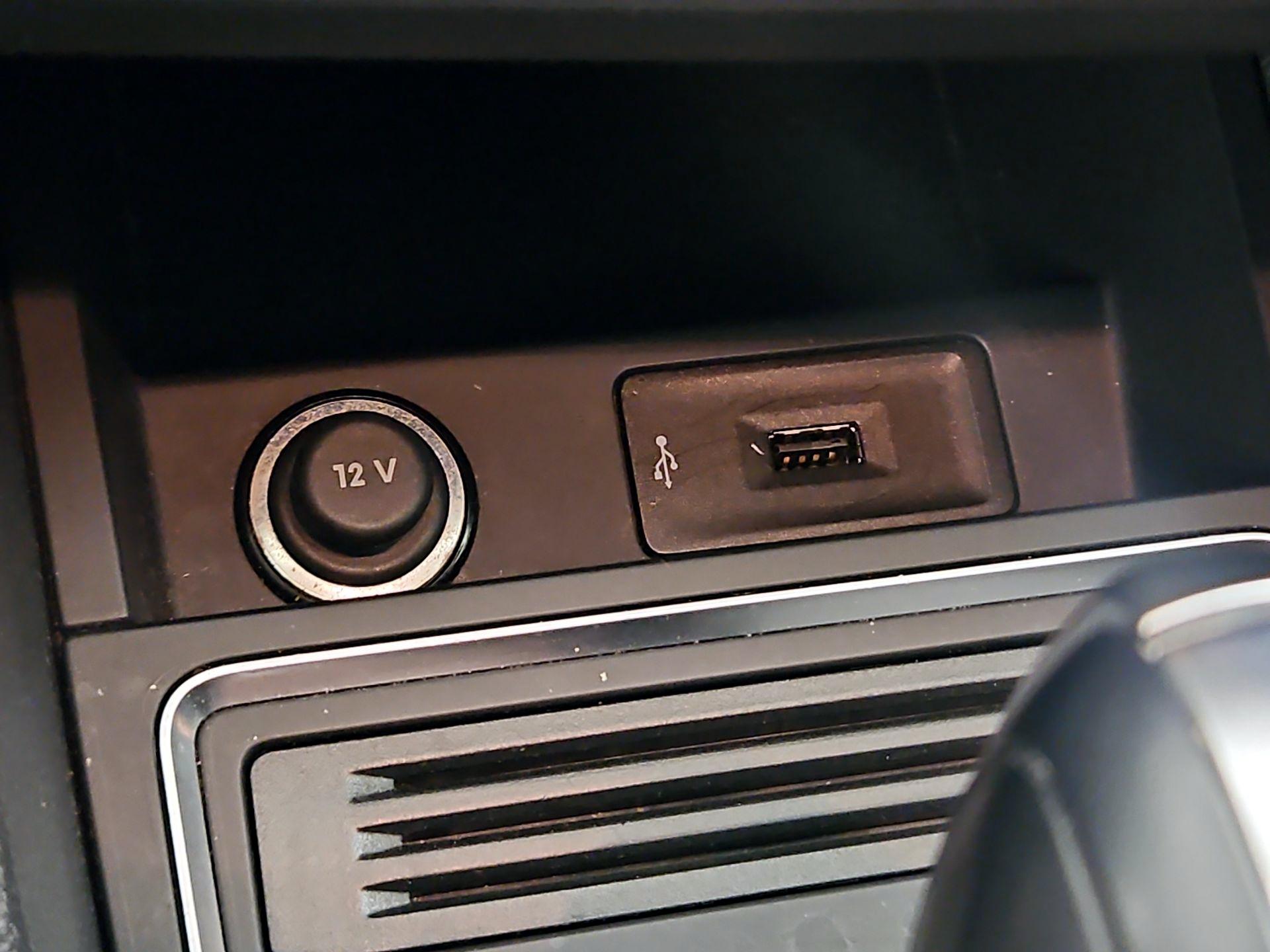 Thumbnail: 2017 Volkswagen Jetta - 18