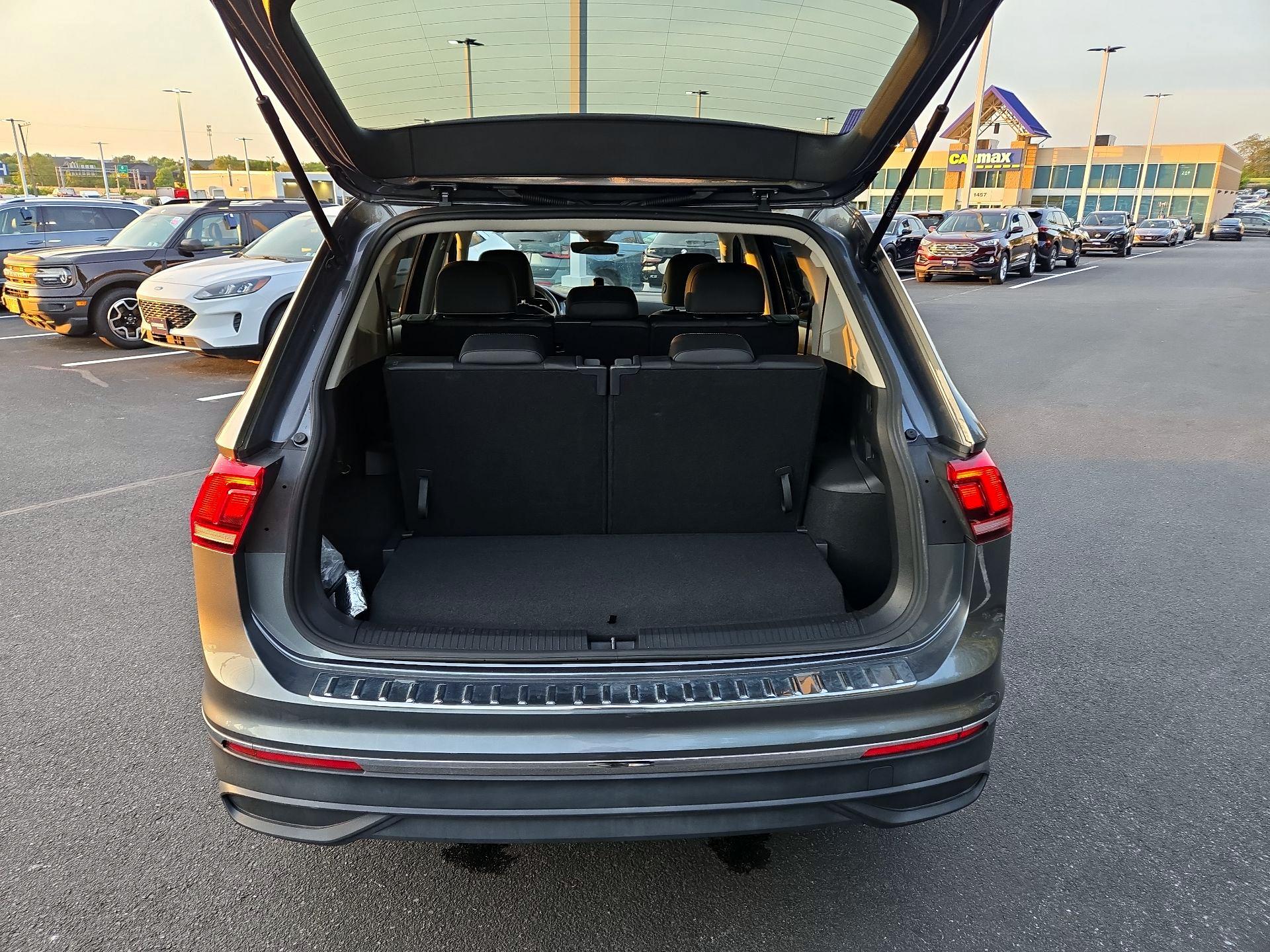 Thumbnail: 2023 Volkswagen Tiguan - 19