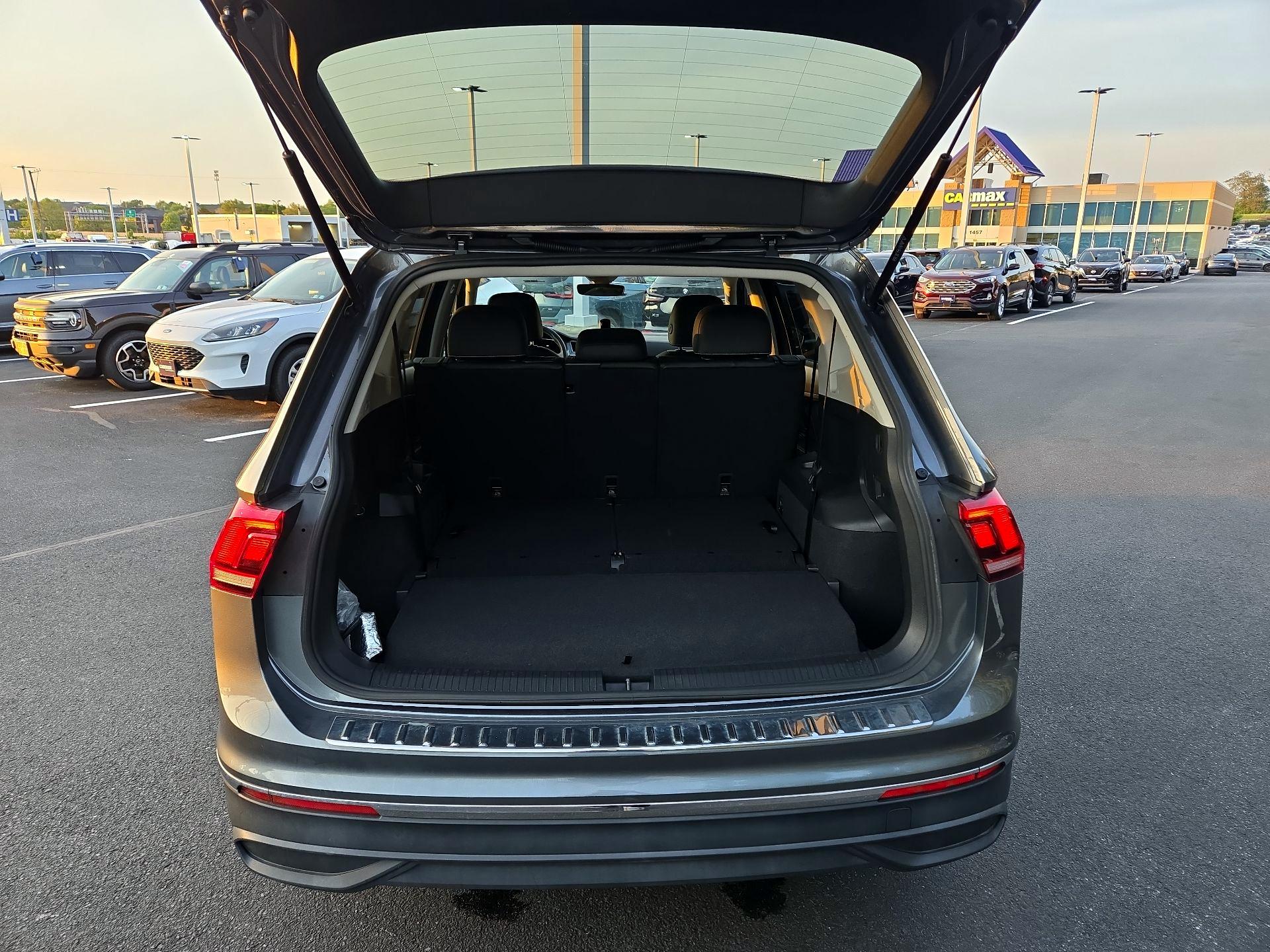 Thumbnail: 2023 Volkswagen Tiguan - 20