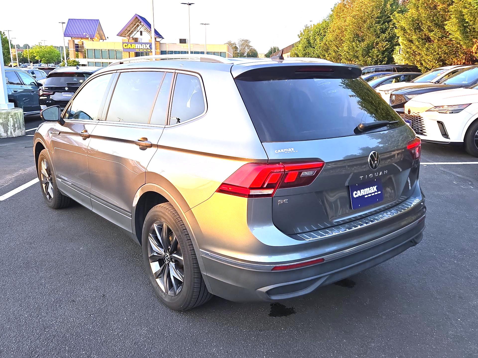 Thumbnail: 2023 Volkswagen Tiguan - 7