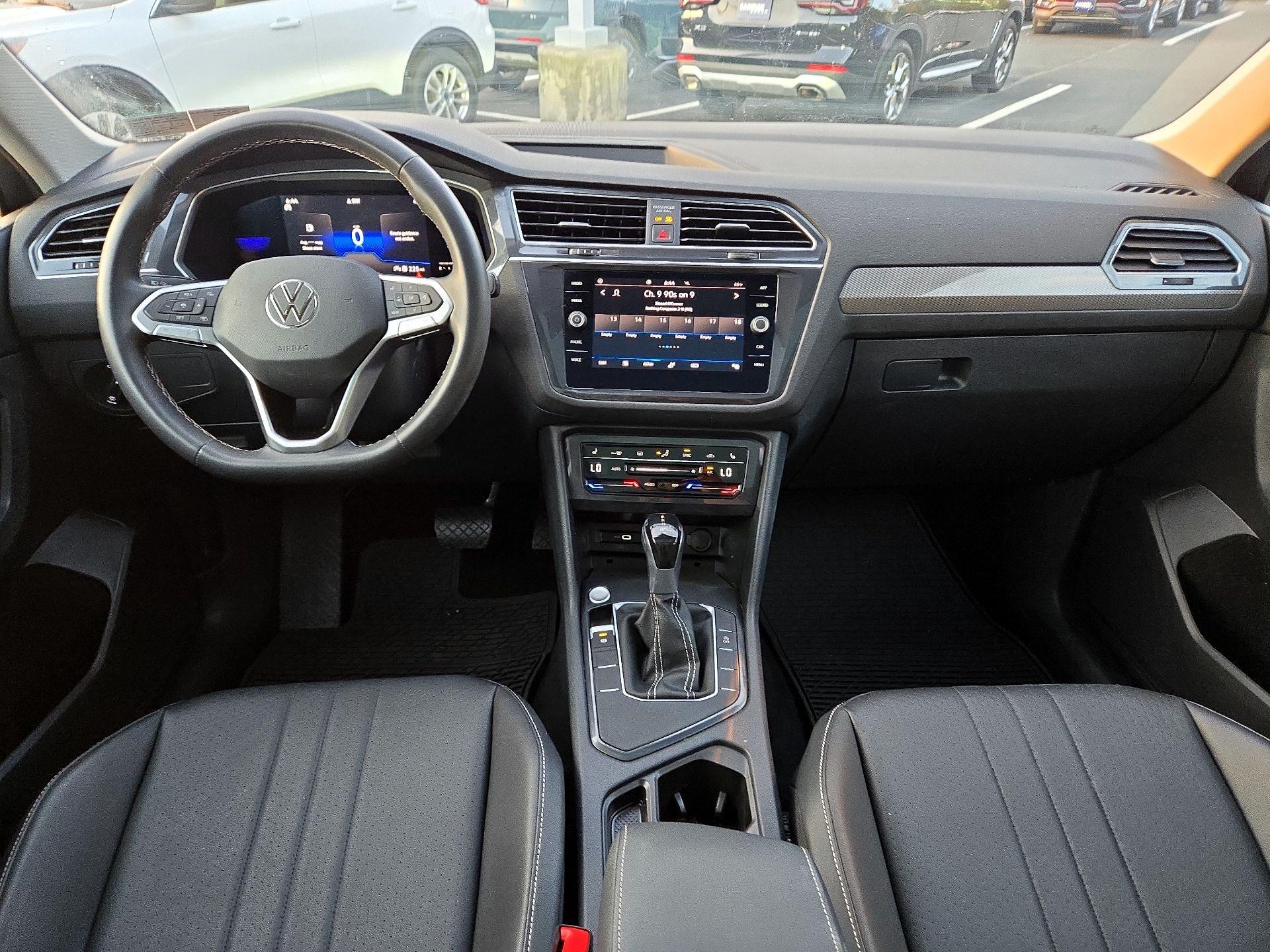Thumbnail: 2023 Volkswagen Tiguan - 8