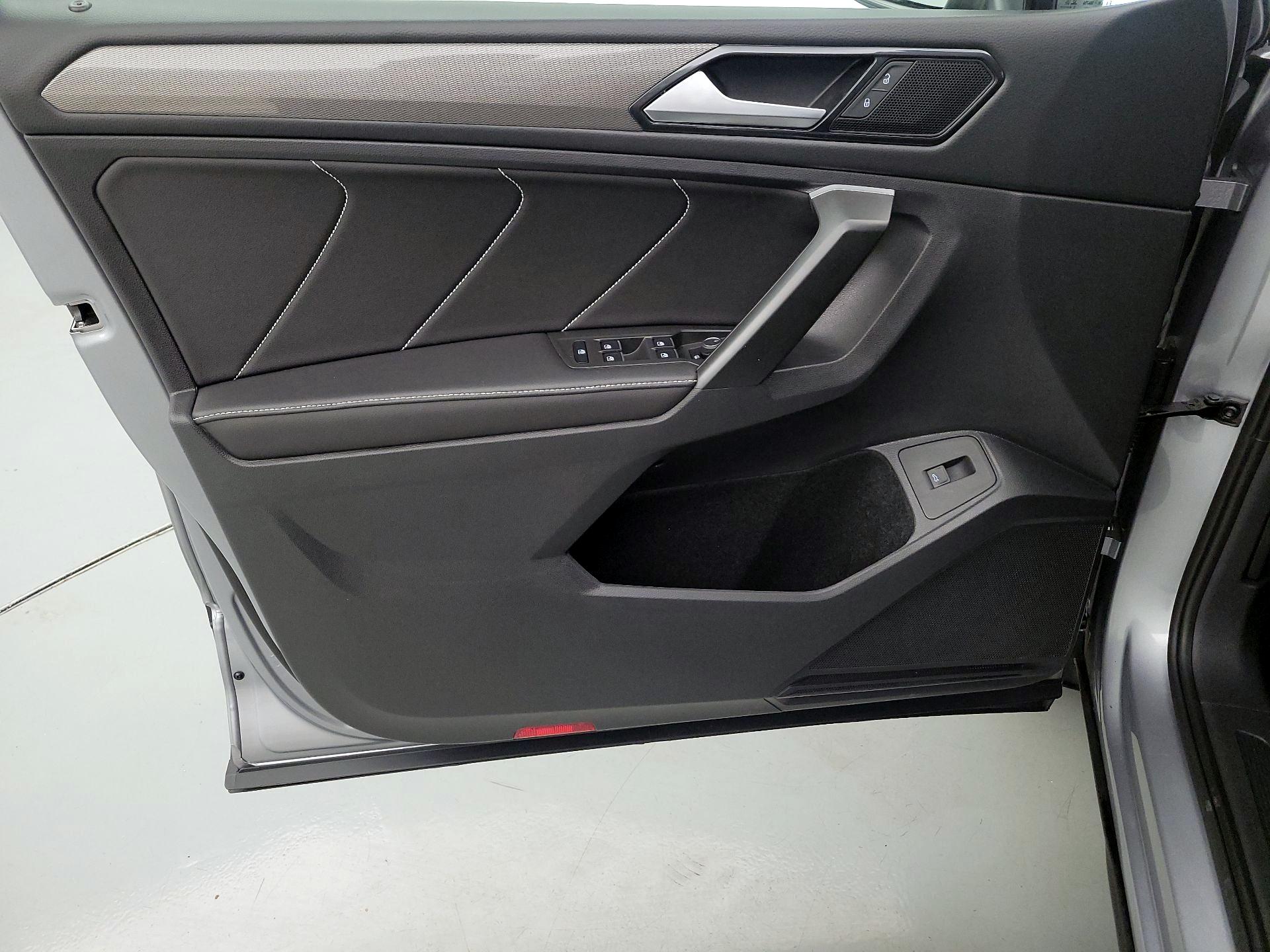 Thumbnail: 2024 Volkswagen Tiguan - 12