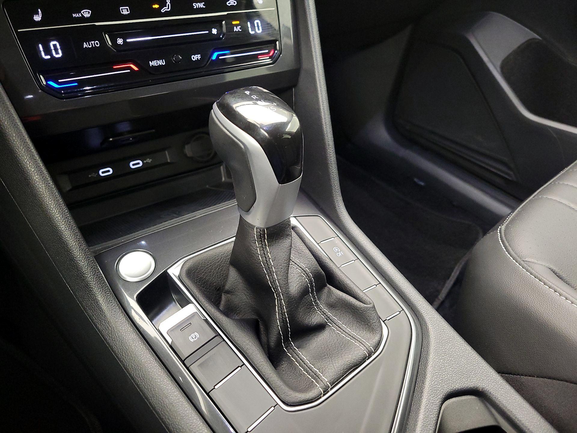 Thumbnail: 2024 Volkswagen Tiguan - 17