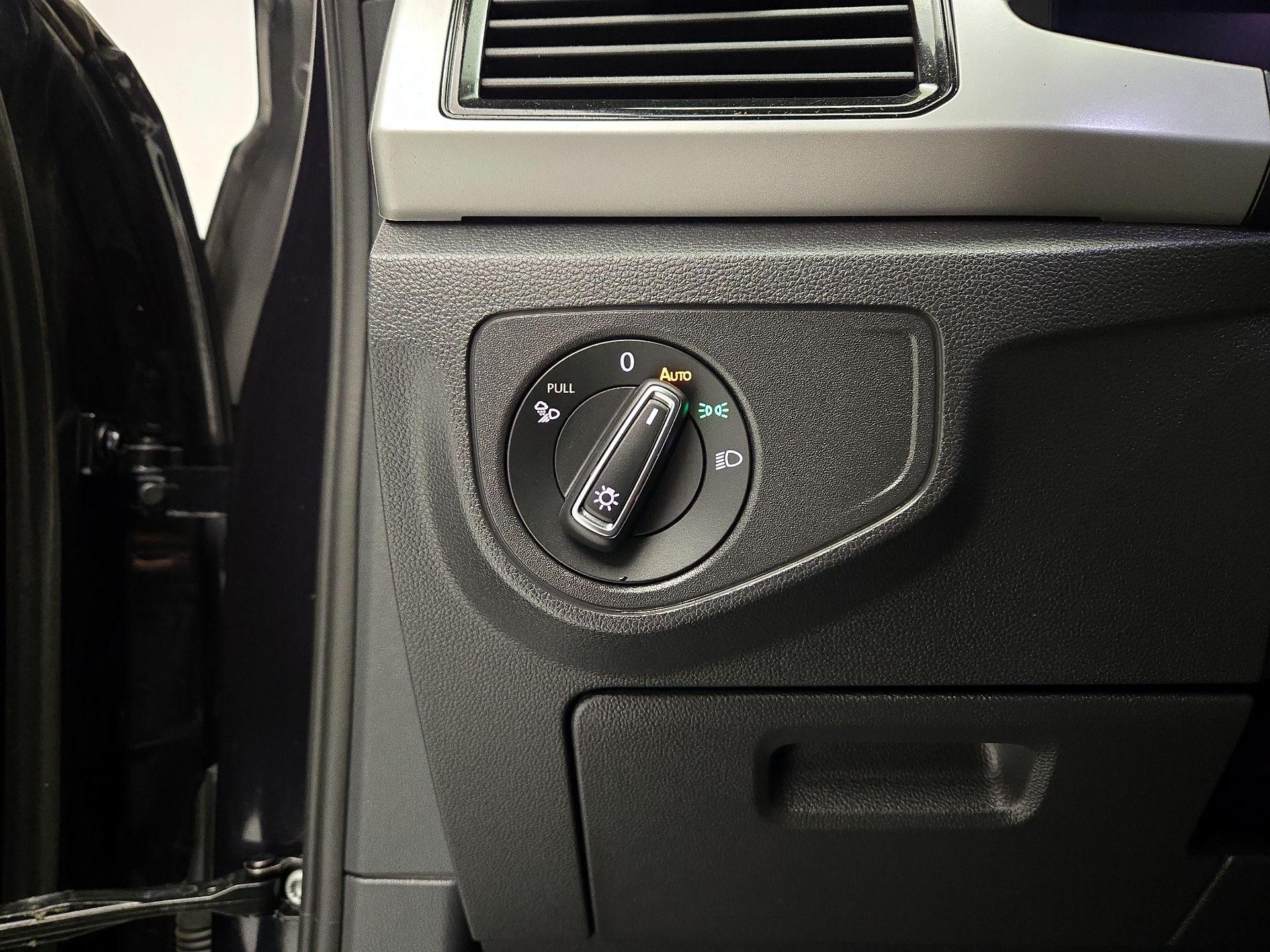 Thumbnail: 2022 Volkswagen Atlas - 13