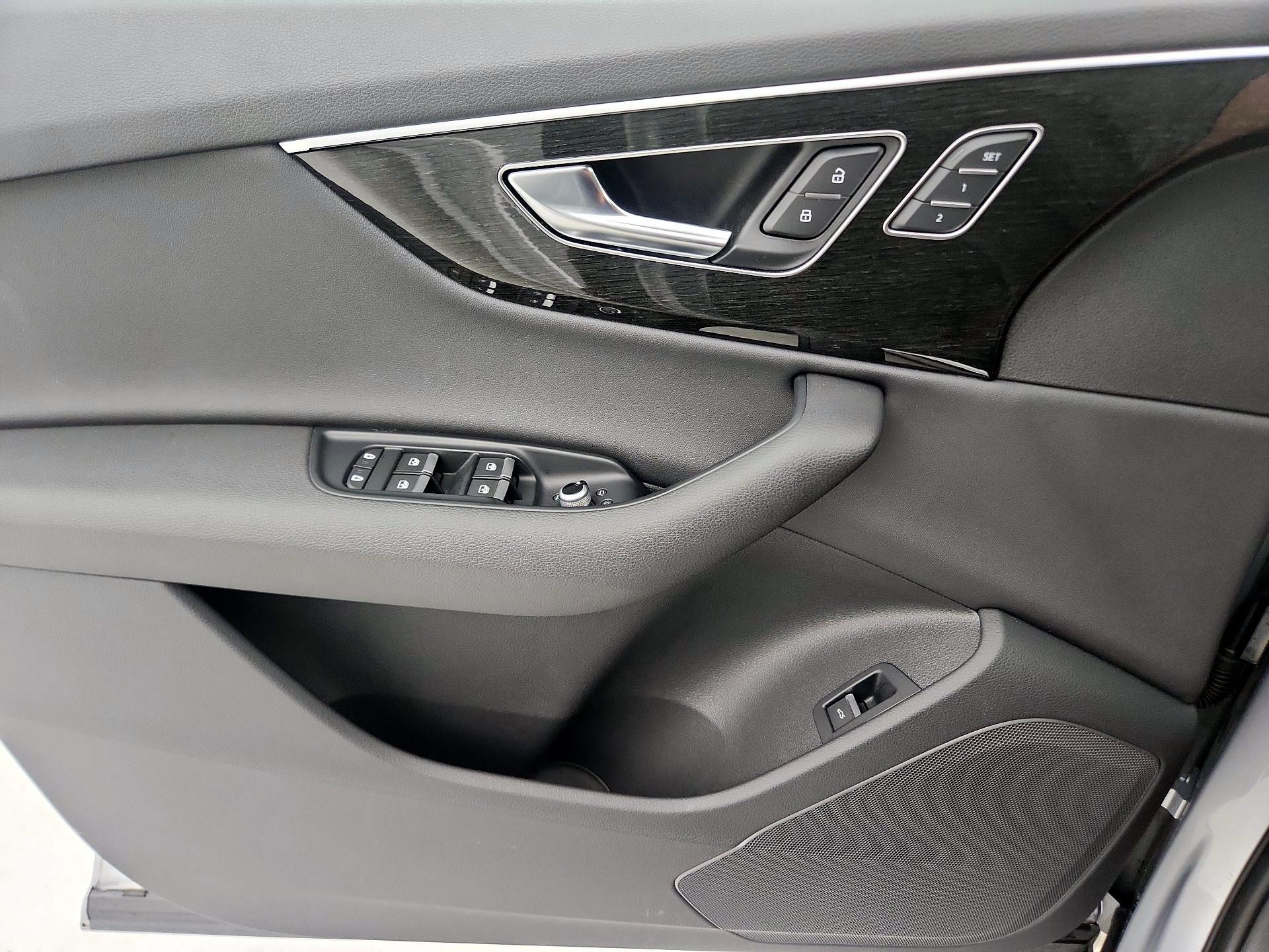 Thumbnail: 2022 Audi Q7 - 12