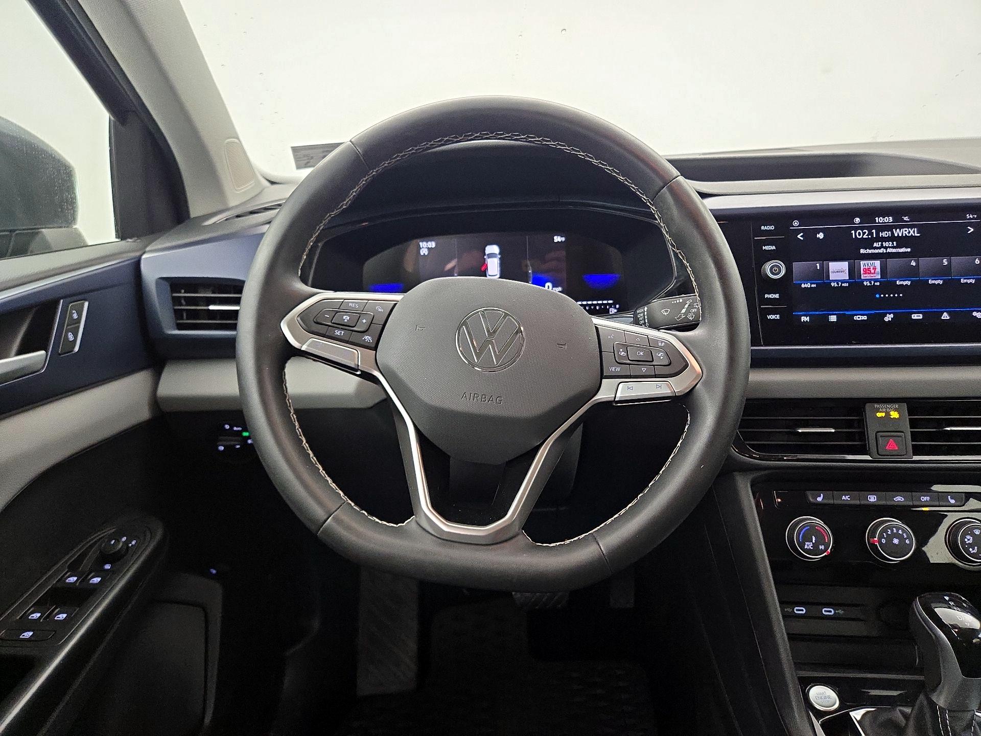 Thumbnail: 2023 Volkswagen Taos - 10