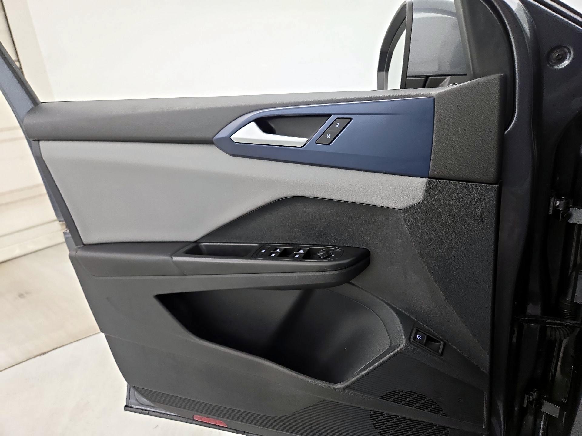 Thumbnail: 2023 Volkswagen Taos - 12