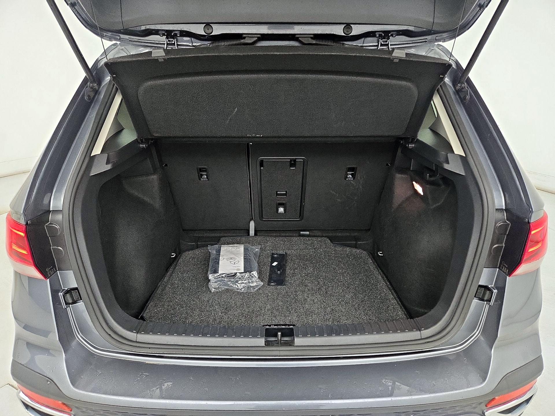 Thumbnail: 2023 Volkswagen Taos - 20