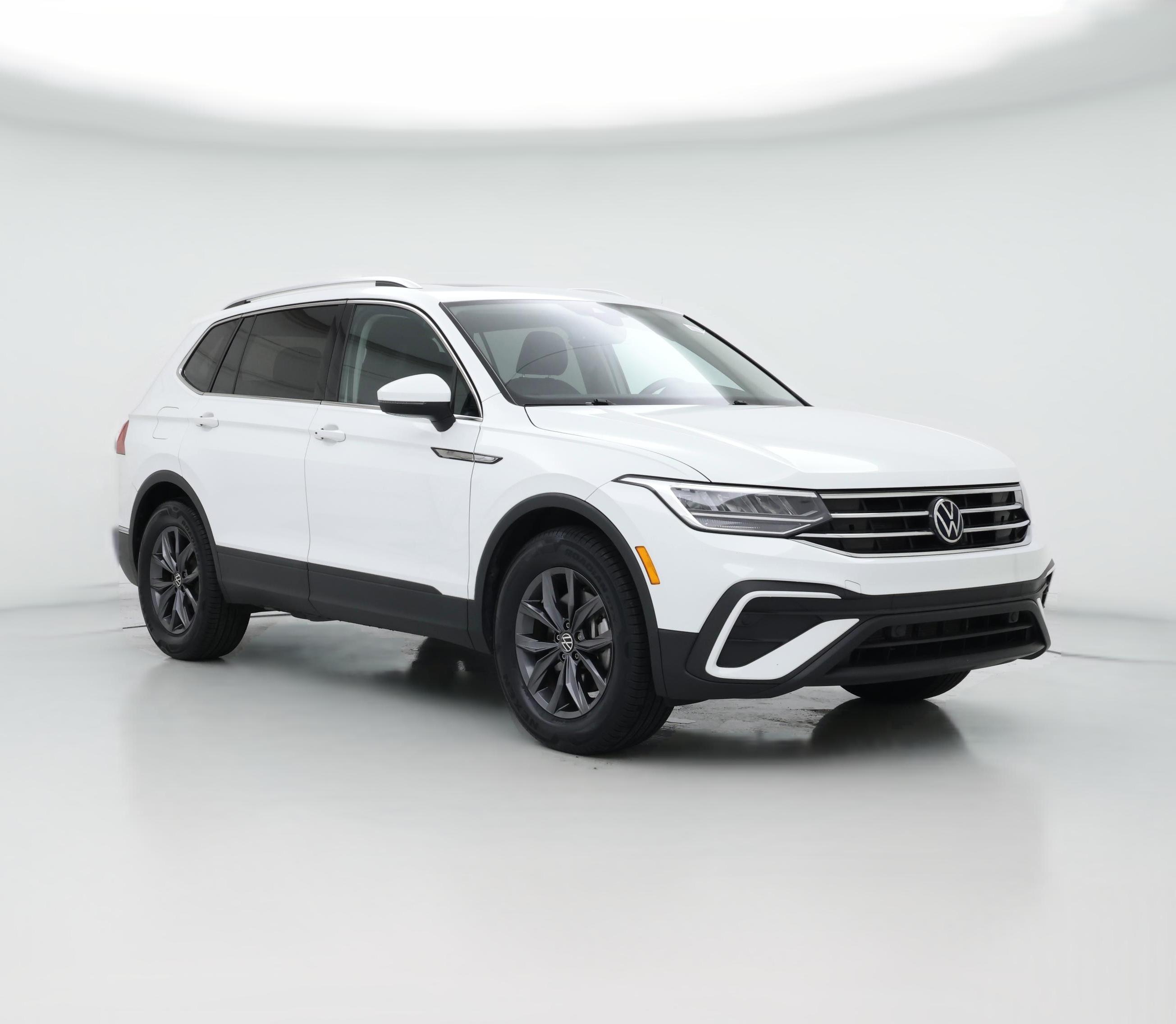 Thumbnail: 2022 Volkswagen Tiguan - 1