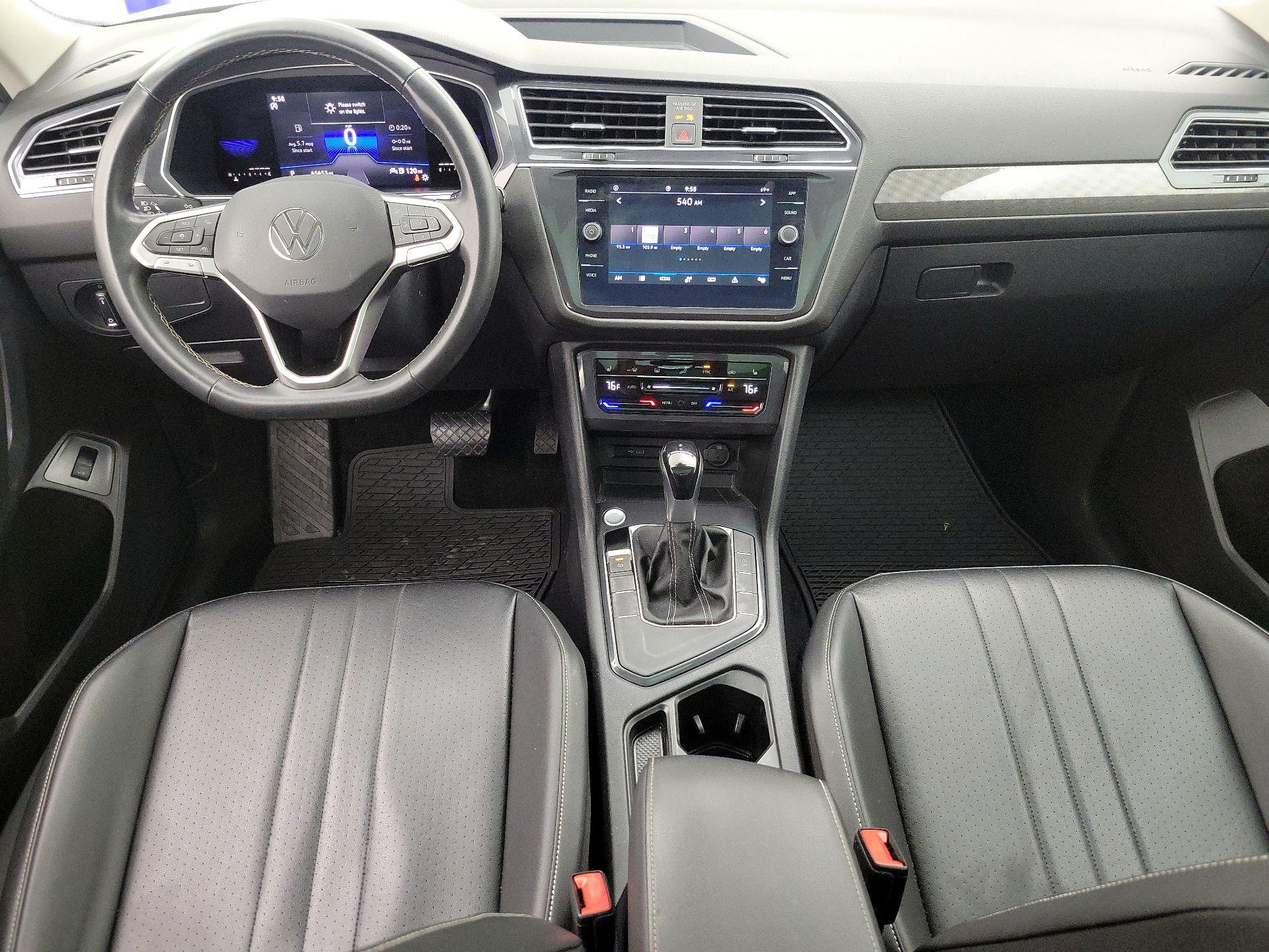 Thumbnail: 2022 Volkswagen Tiguan - 9