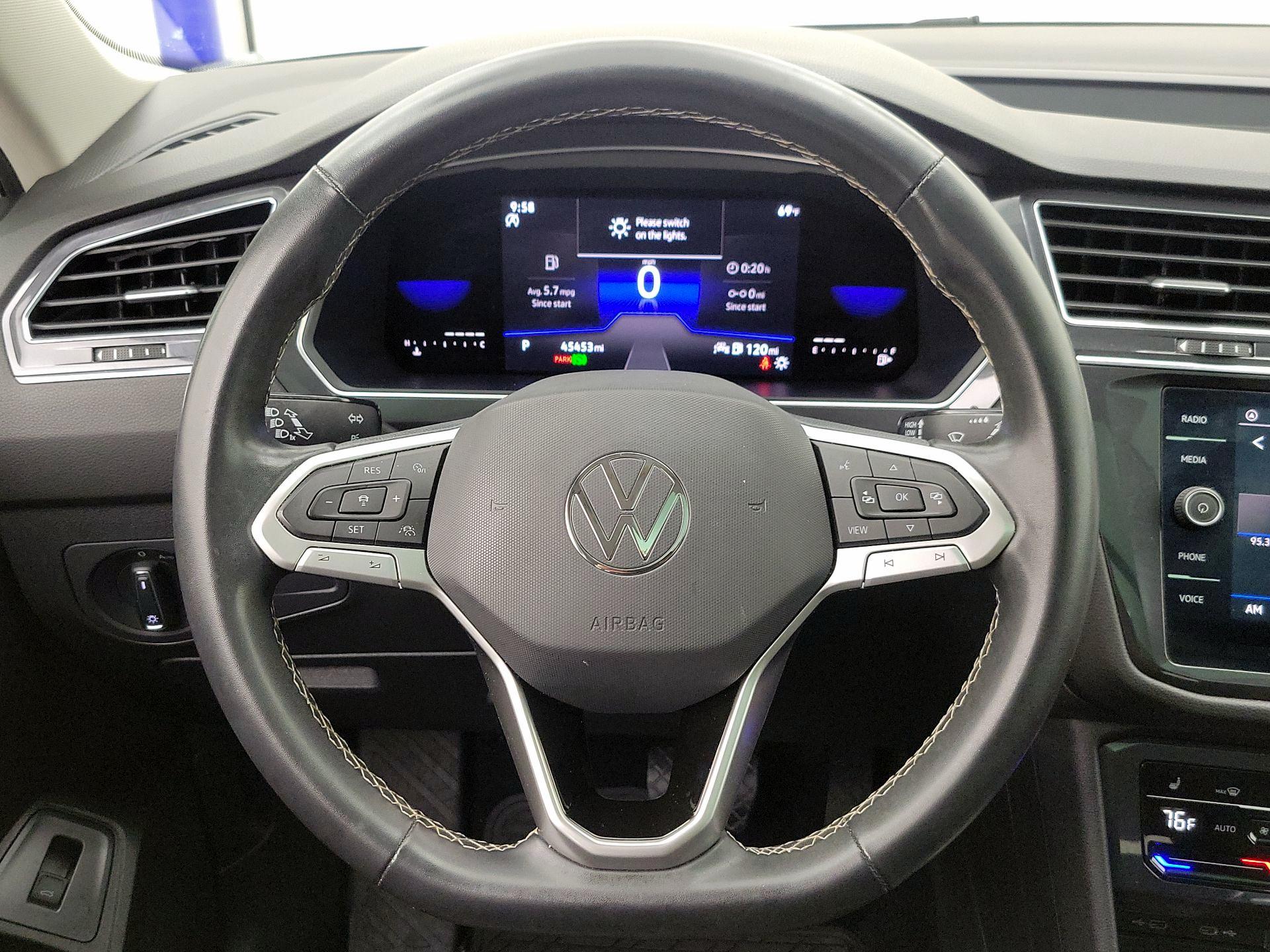 Thumbnail: 2022 Volkswagen Tiguan - 10