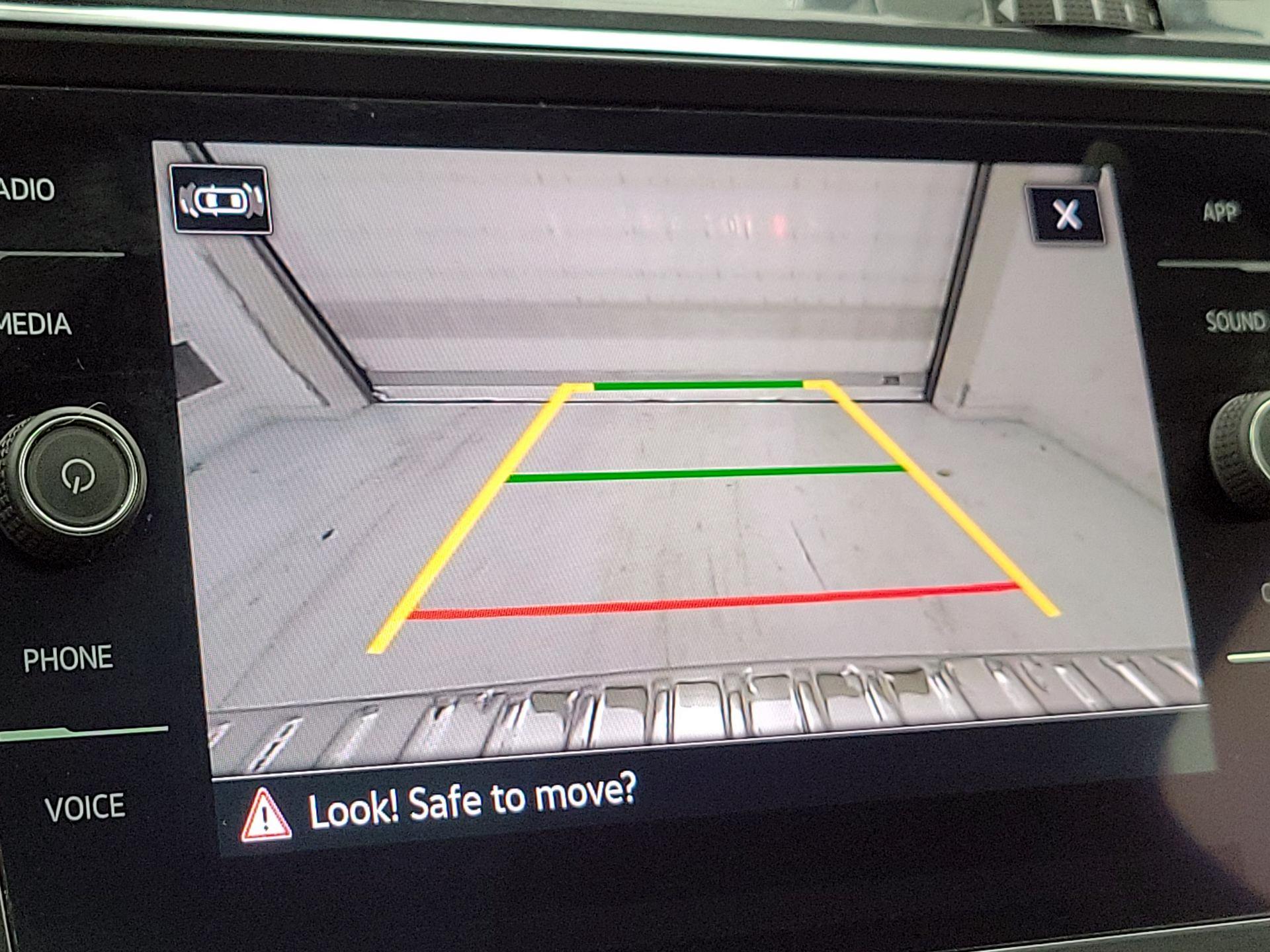 Thumbnail: 2022 Volkswagen Tiguan - 14