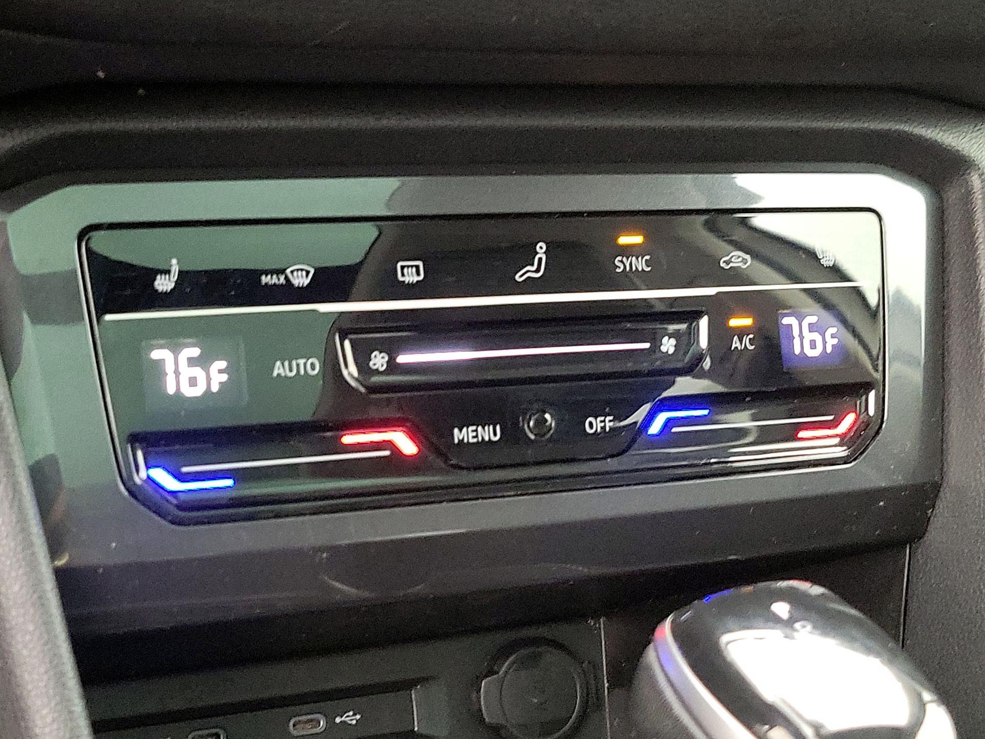 Thumbnail: 2022 Volkswagen Tiguan - 16