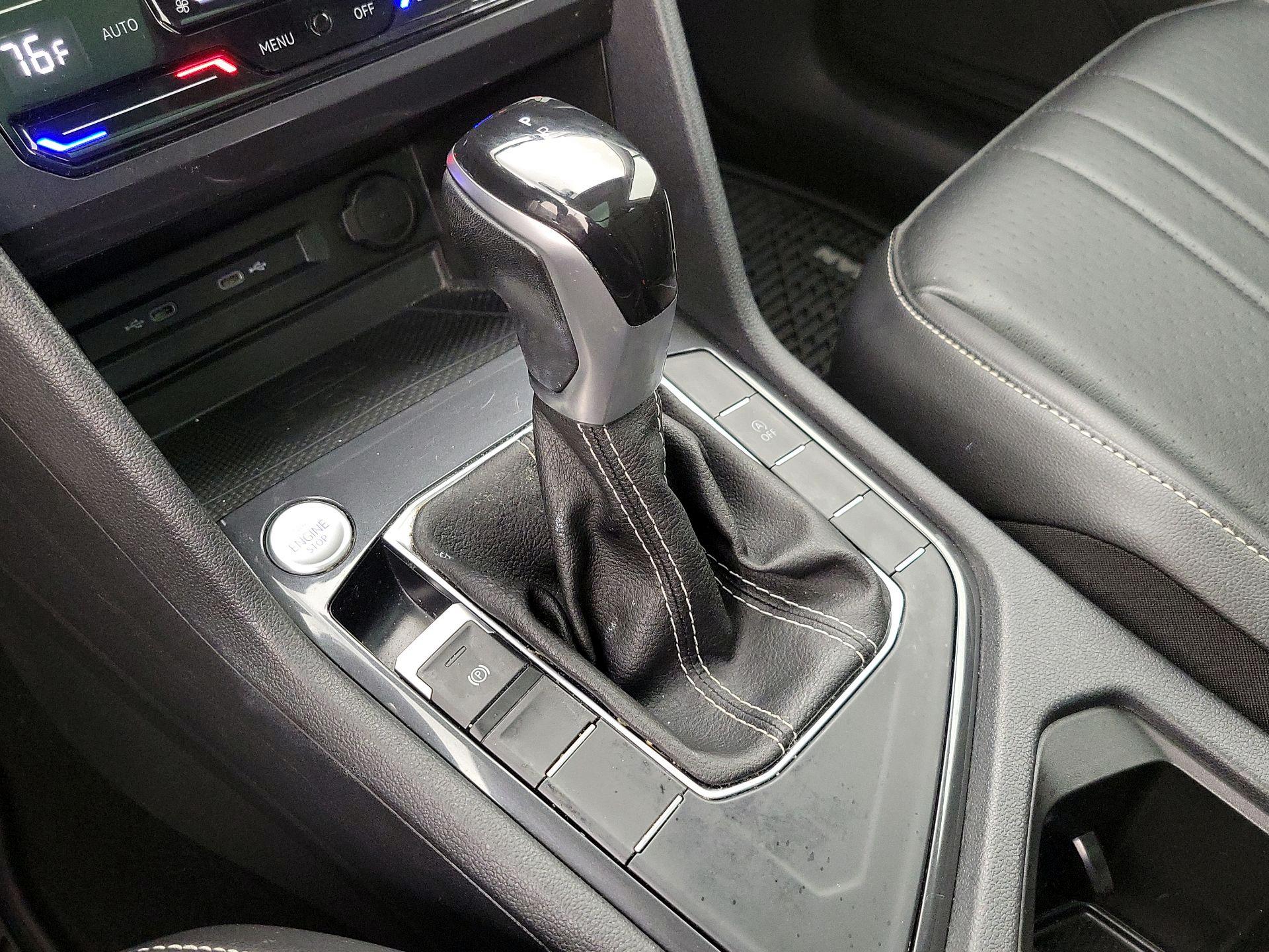 Thumbnail: 2022 Volkswagen Tiguan - 17