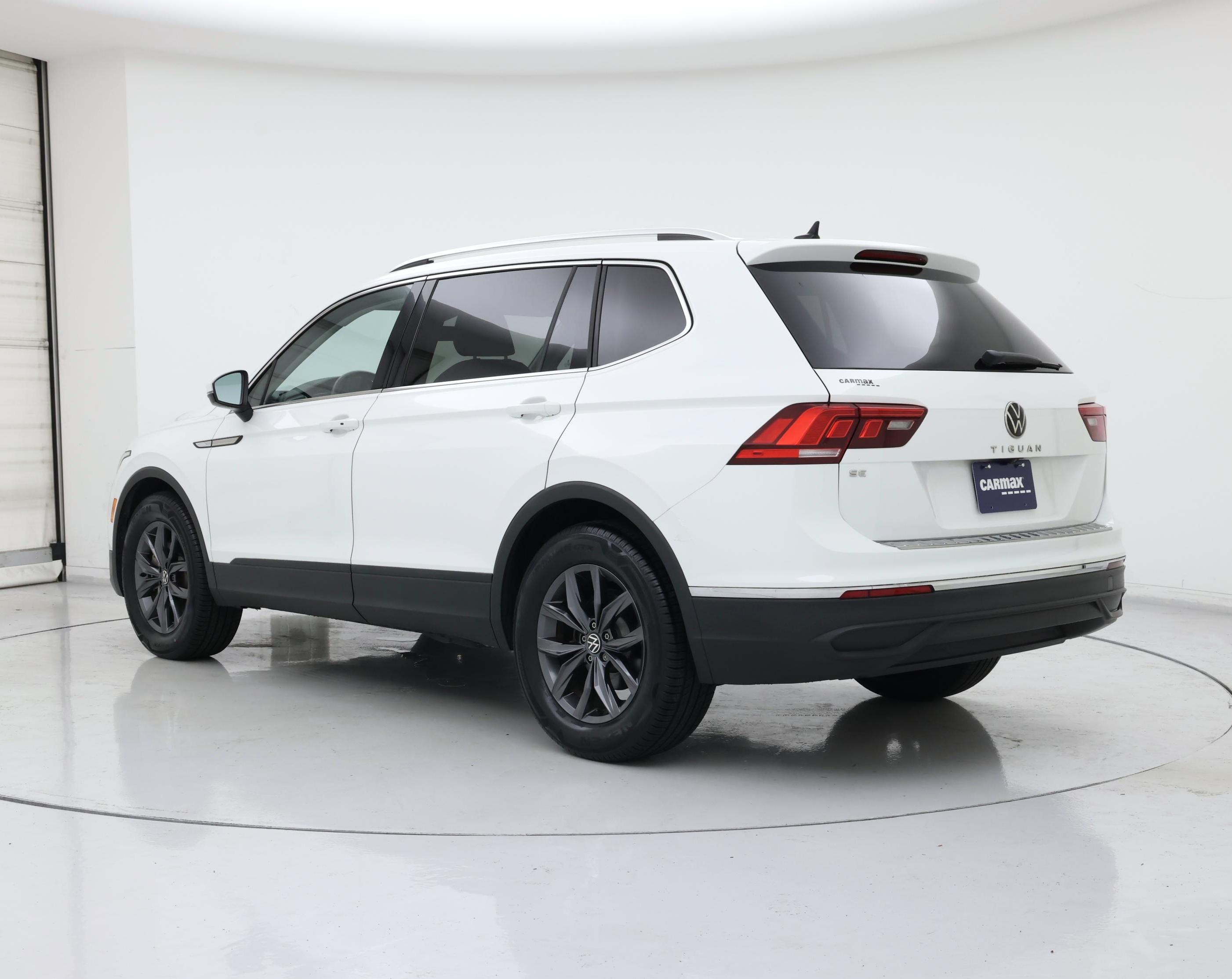 Thumbnail: 2022 Volkswagen Tiguan - 2