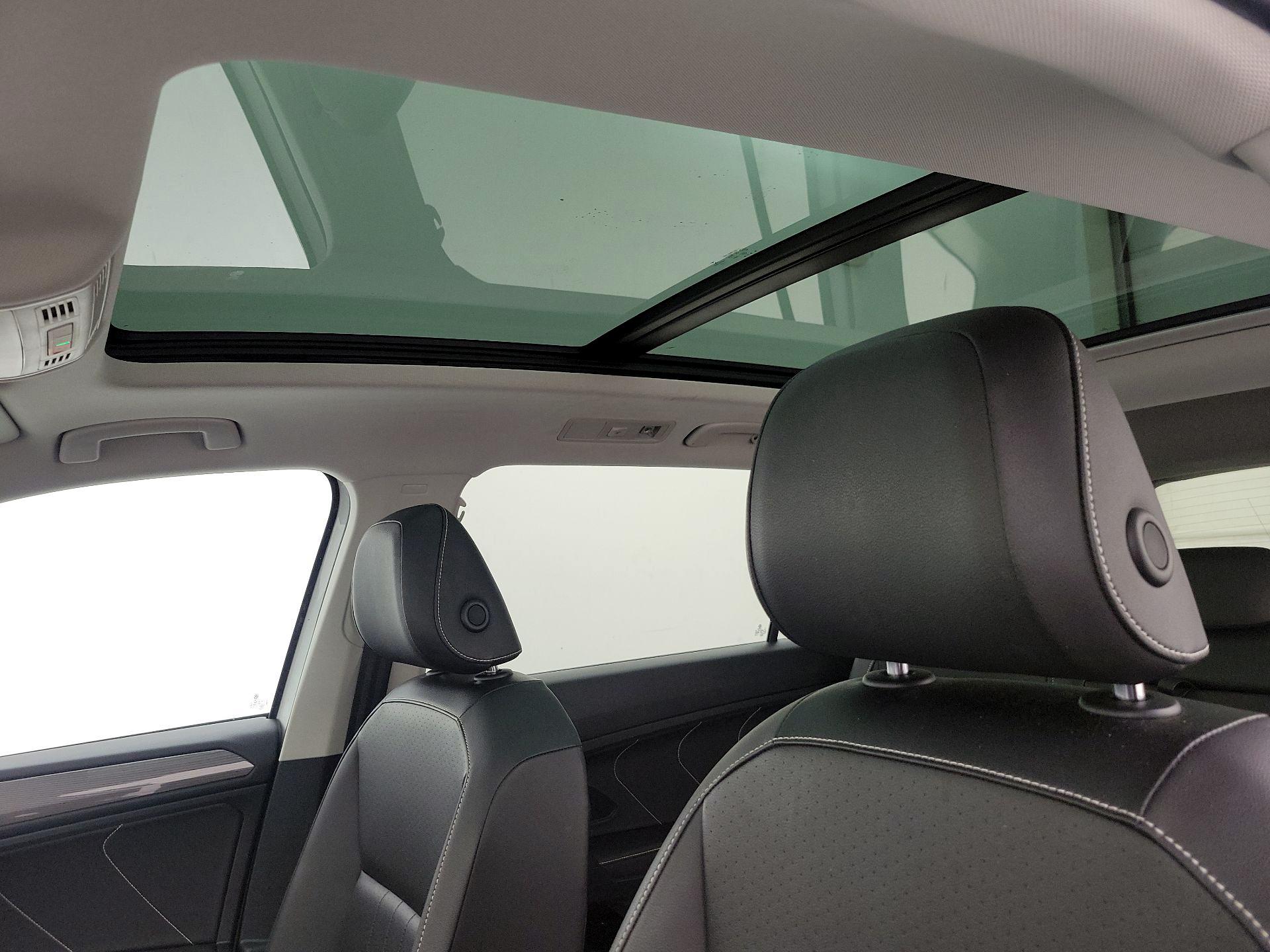 Thumbnail: 2022 Volkswagen Tiguan - 19