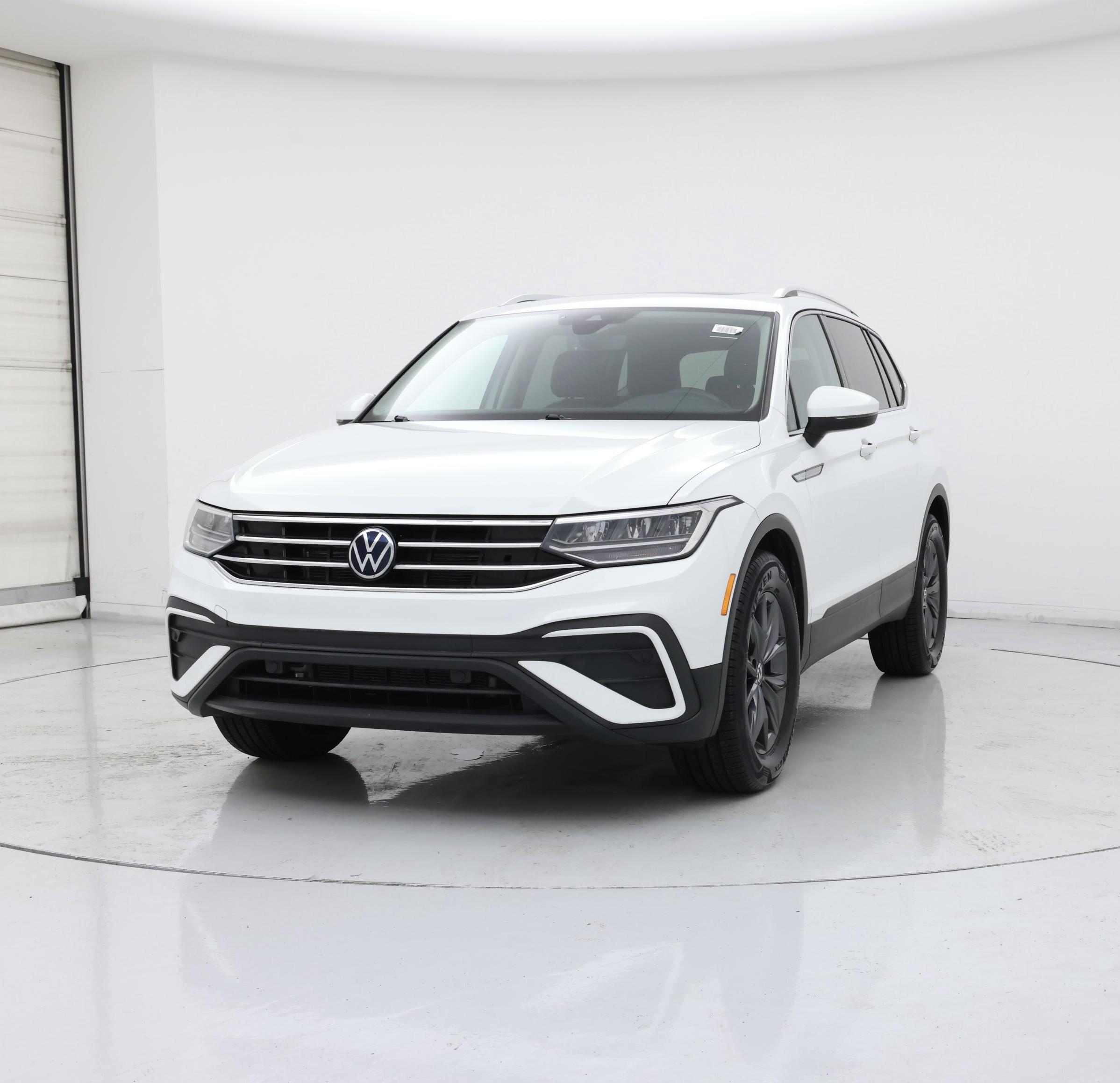 Thumbnail: 2022 Volkswagen Tiguan - 4