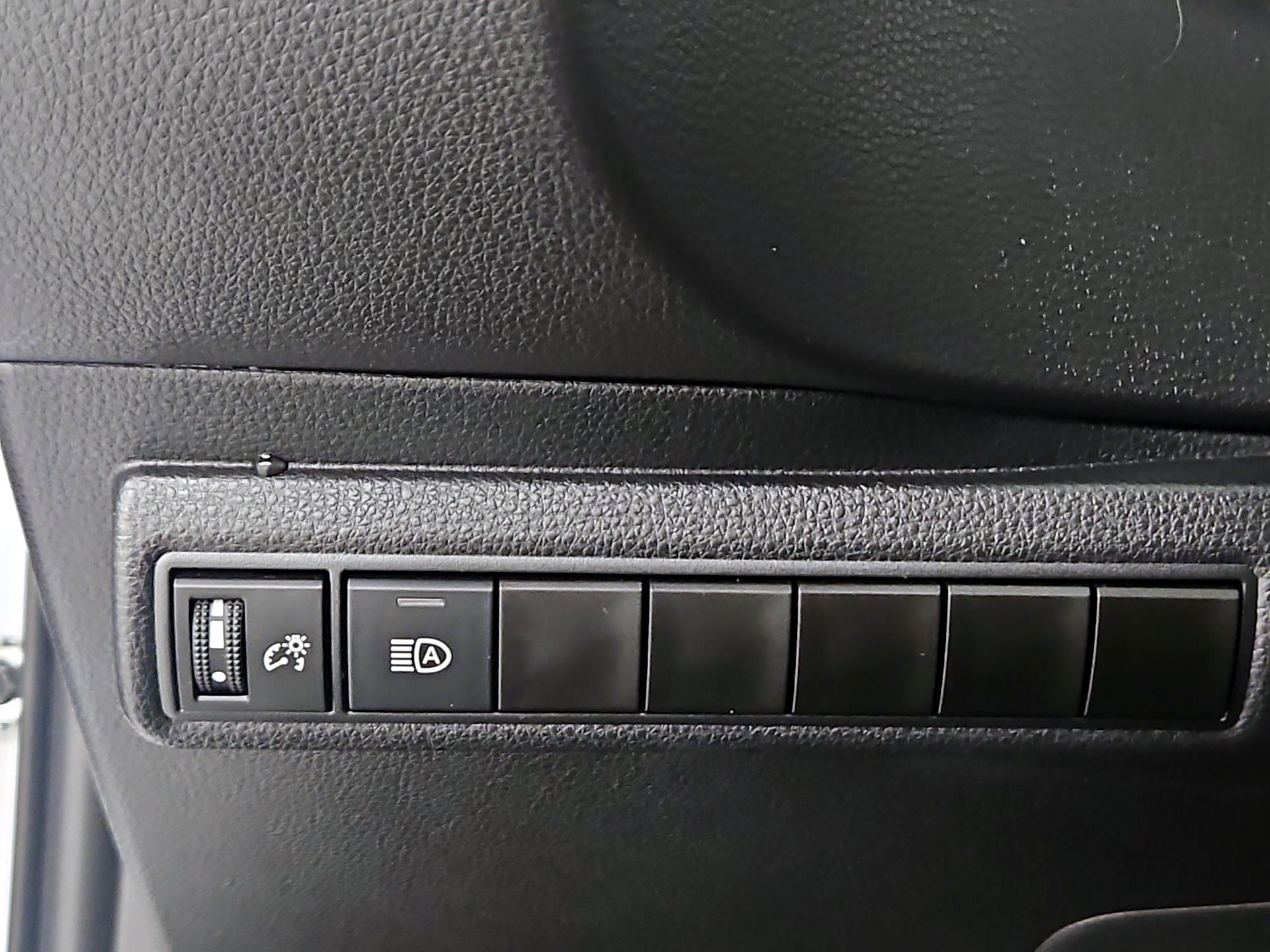 Thumbnail: 2025 Toyota Corolla - 13