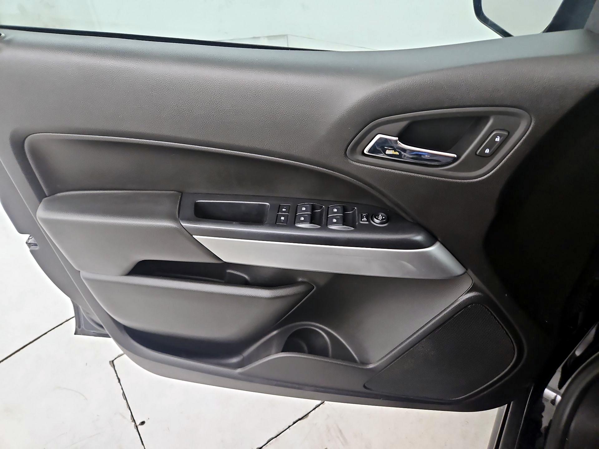 Thumbnail: 2018 Chevrolet Colorado - 12