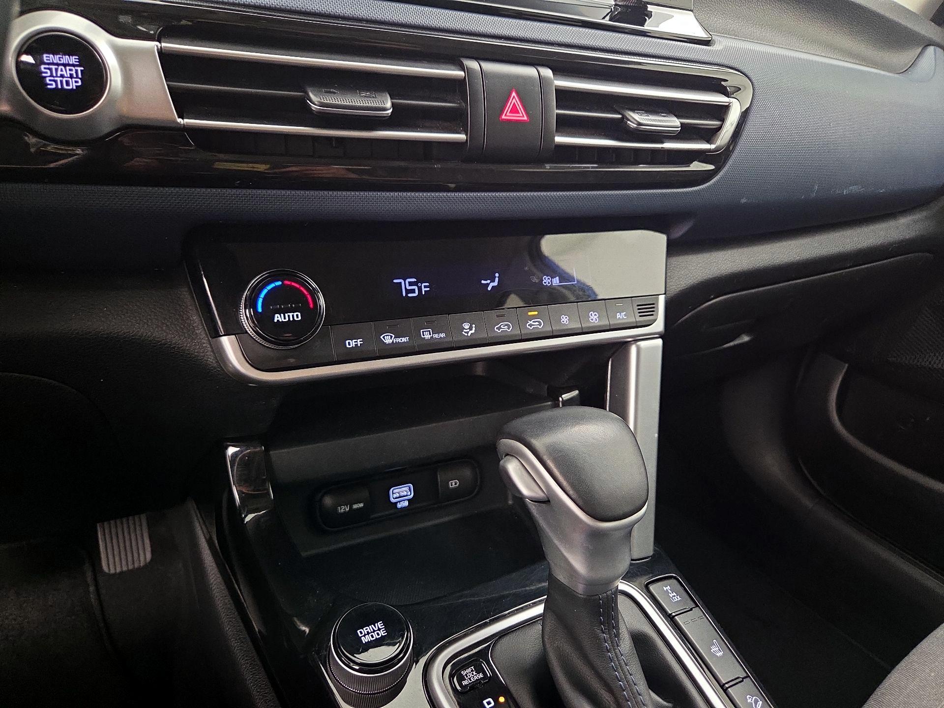 Thumbnail: 2023 Kia Seltos - 14