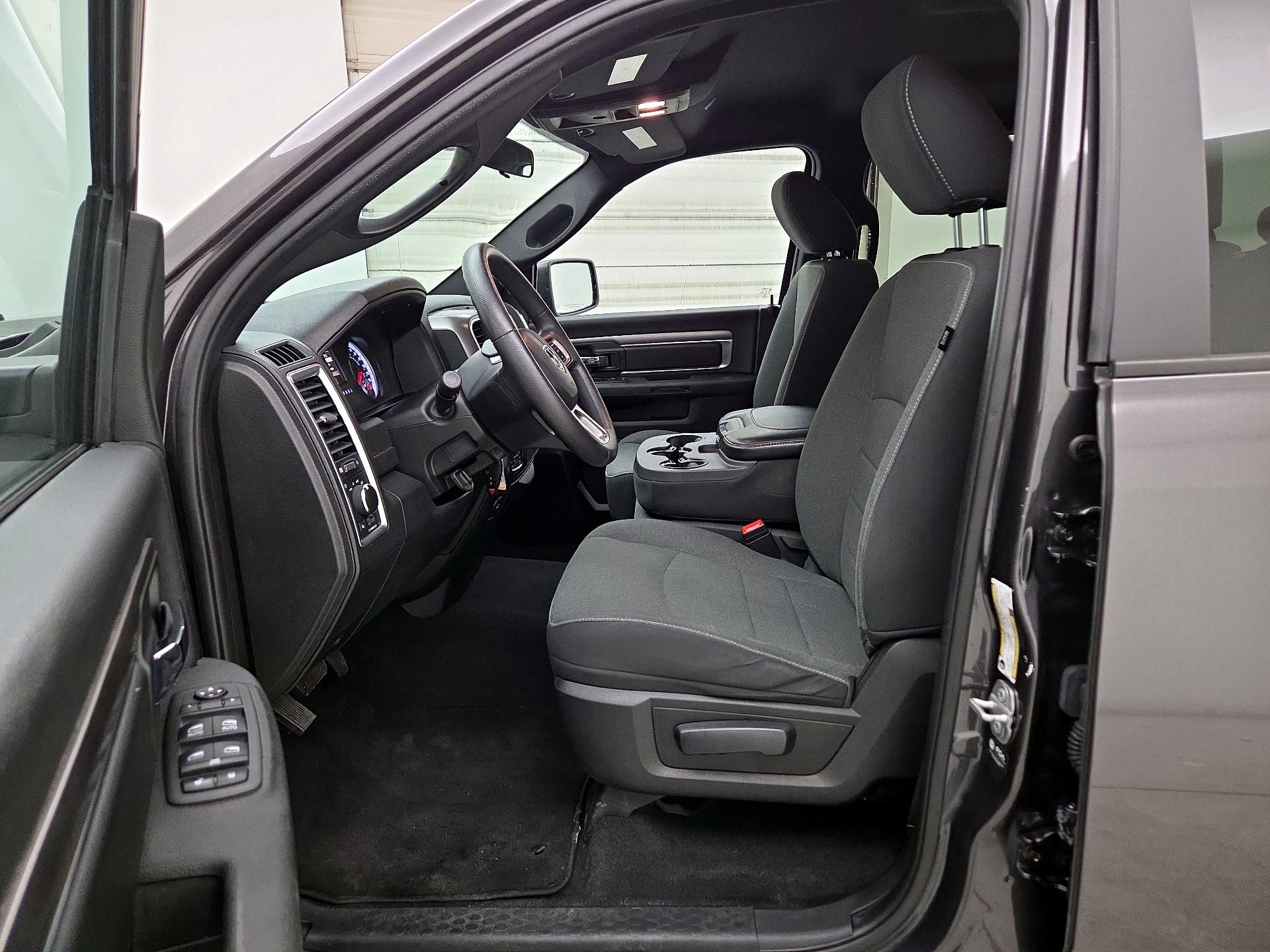 Thumbnail: 2022 RAM 1500 Classic - 9