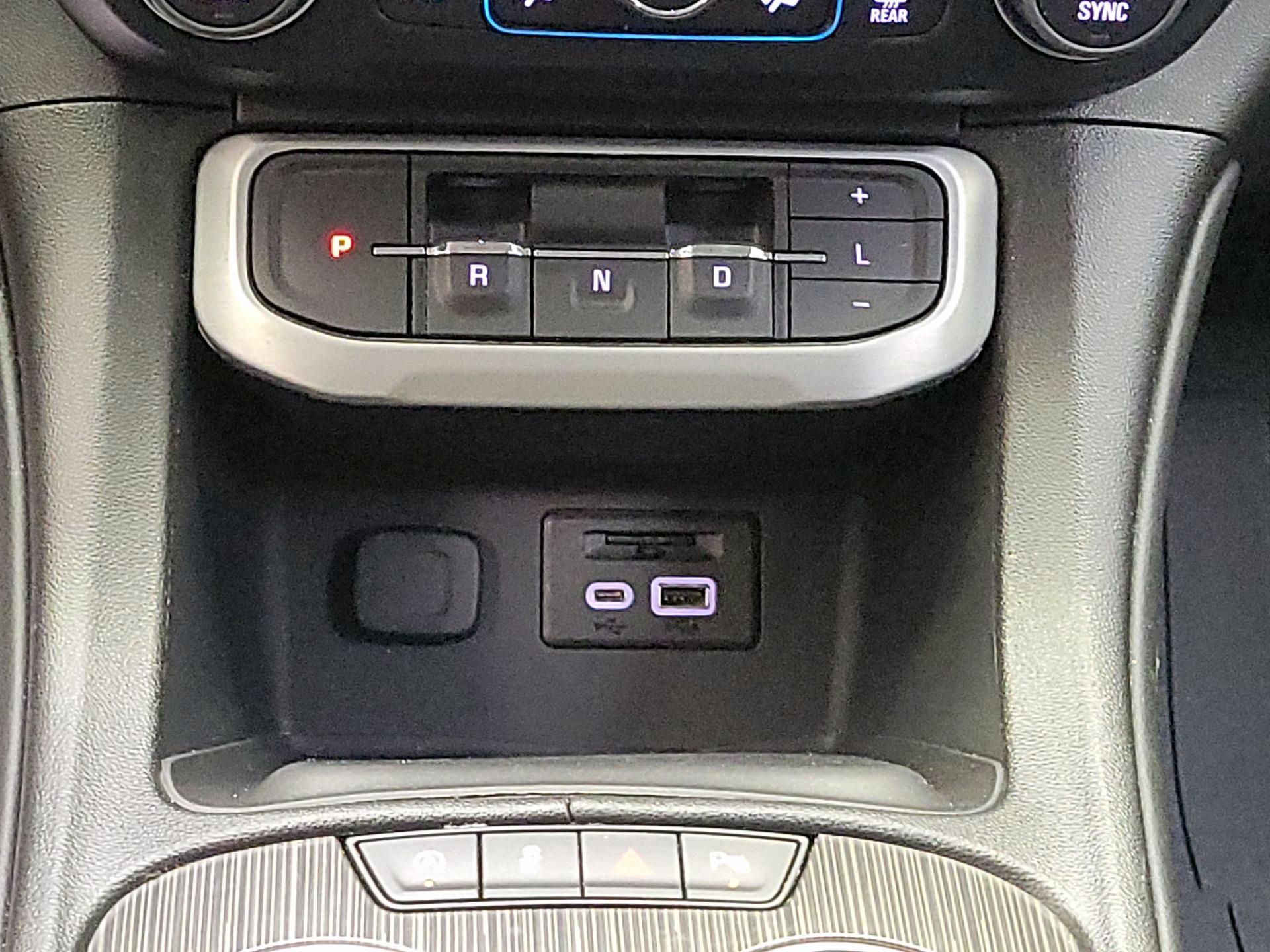 Thumbnail: 2023 GMC Acadia - 17