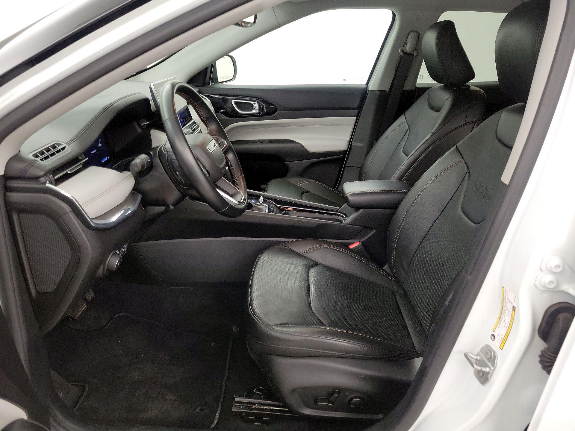 Thumbnail: 2022 Jeep Compass - 11