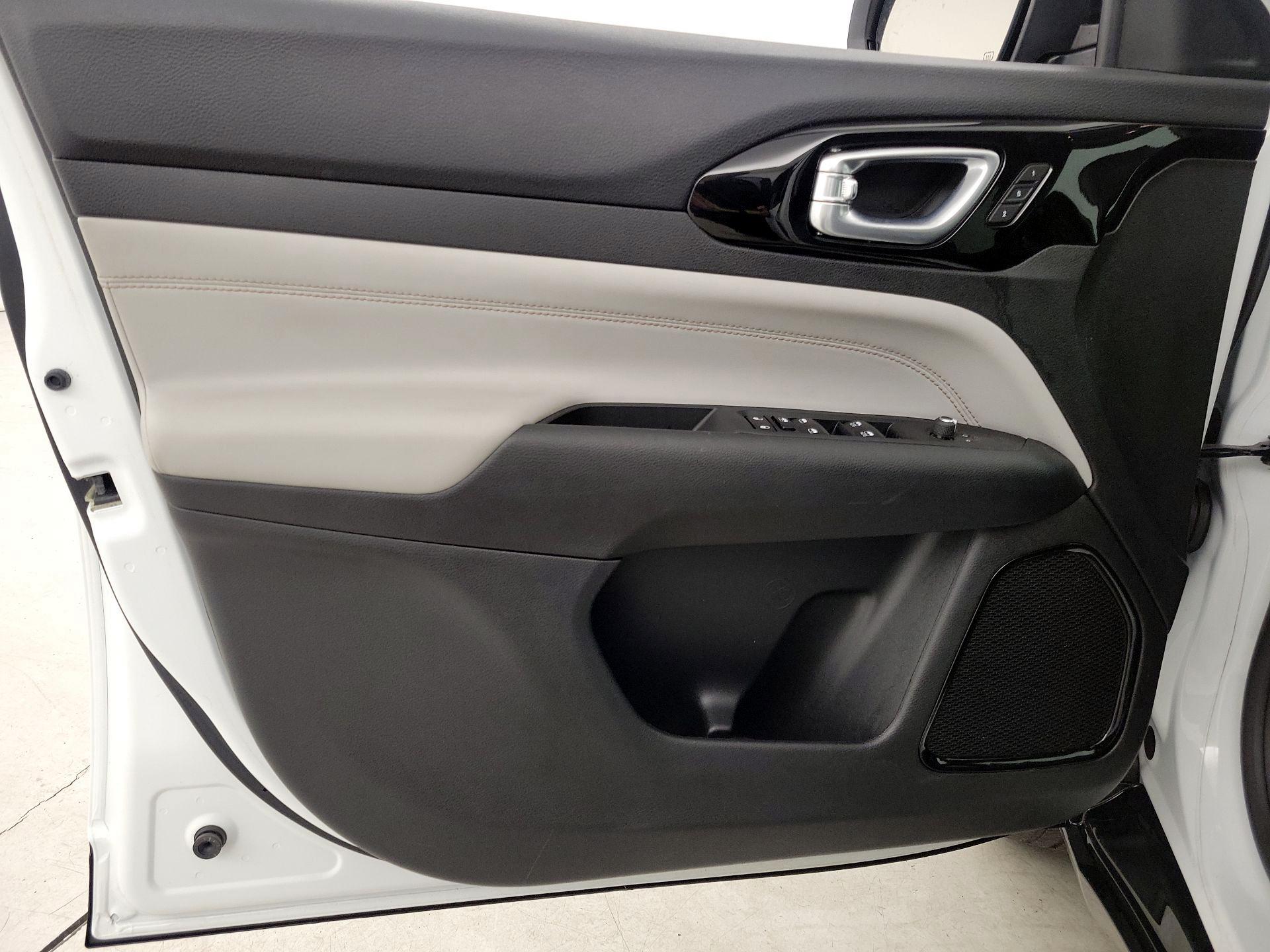 Thumbnail: 2022 Jeep Compass - 12