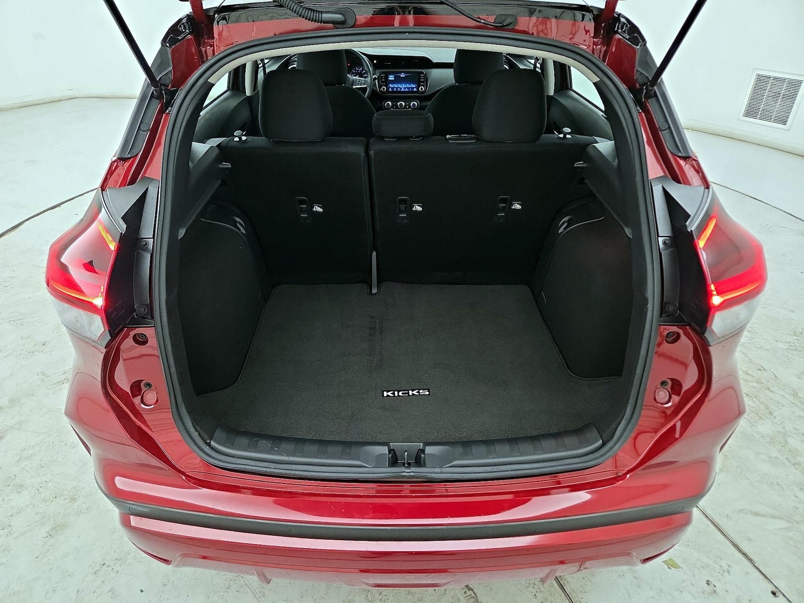 2023 Nissan Kicks SV - Photo 13