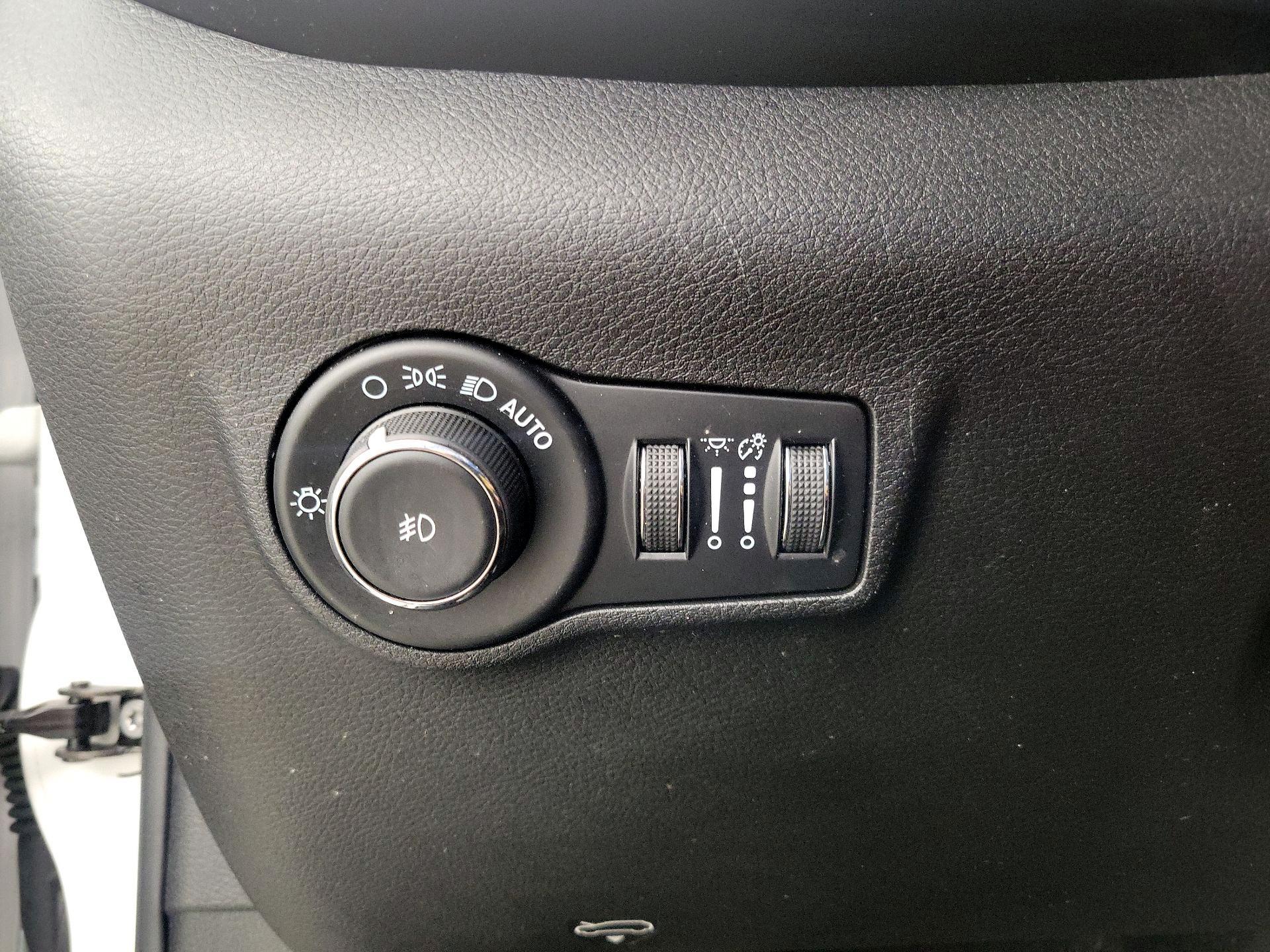 Thumbnail: 2022 Jeep Compass - 13