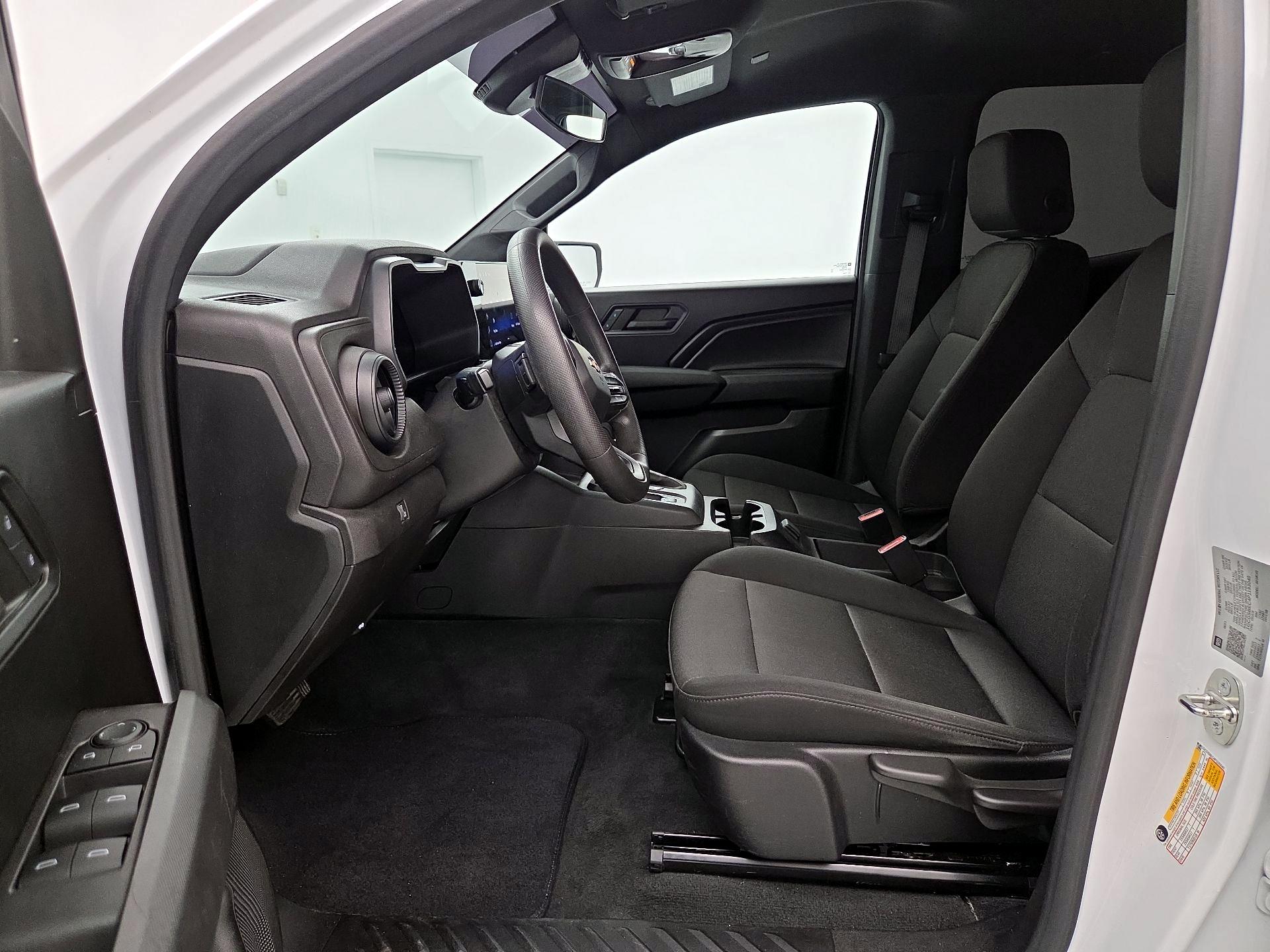 Thumbnail: 2023 Chevrolet Colorado - 11