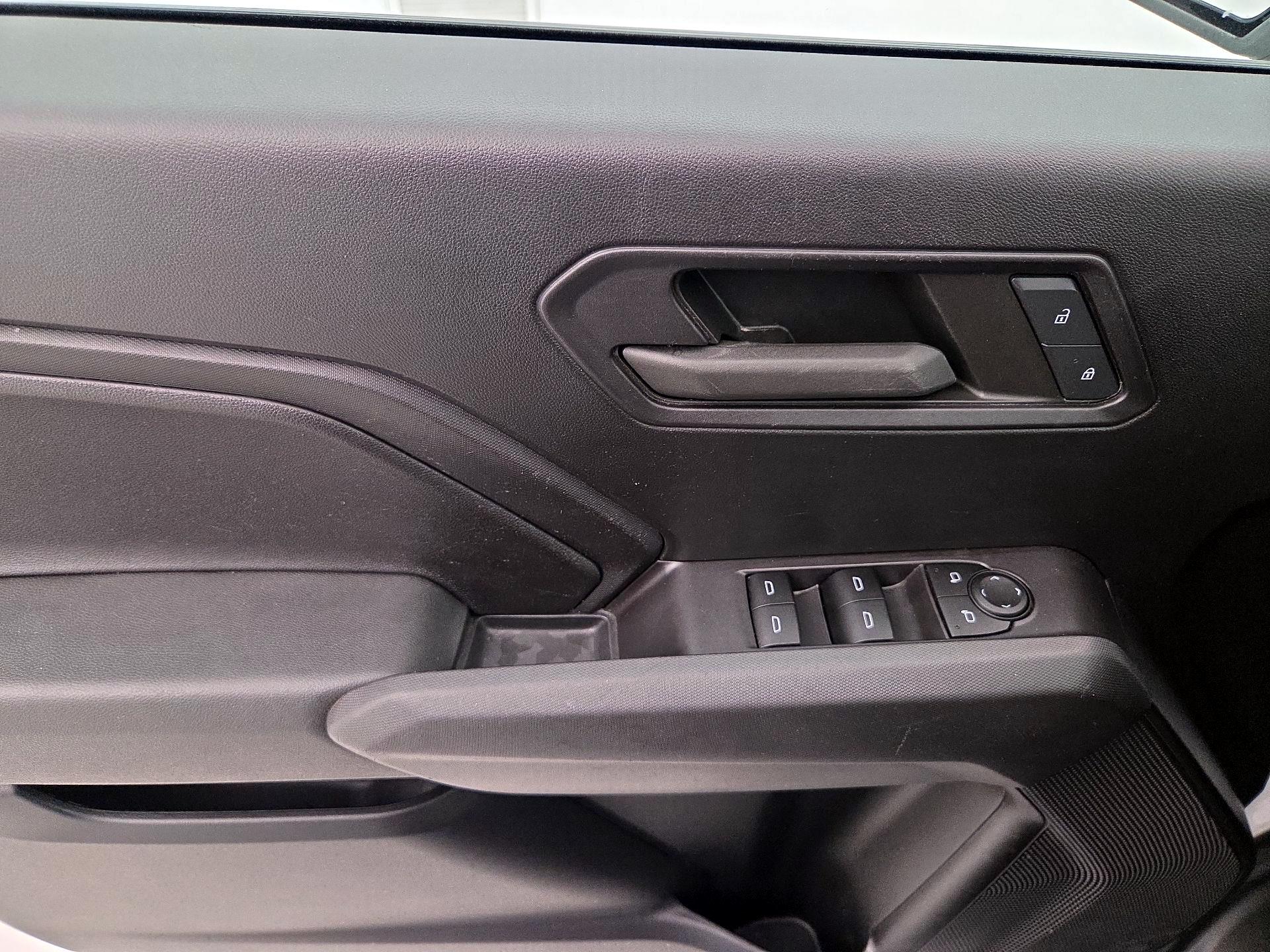 Thumbnail: 2023 Chevrolet Colorado - 12