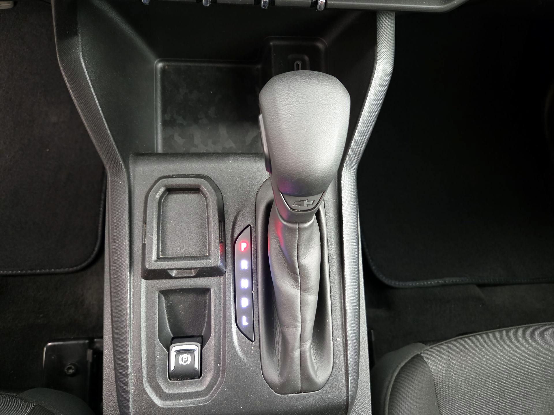 Thumbnail: 2023 Chevrolet Colorado - 17