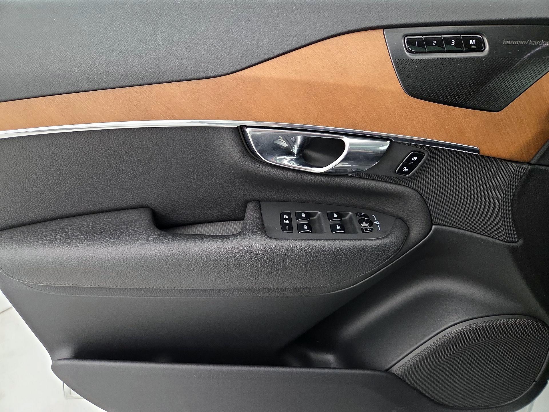 Thumbnail: 2021 Volvo XC90 - 12