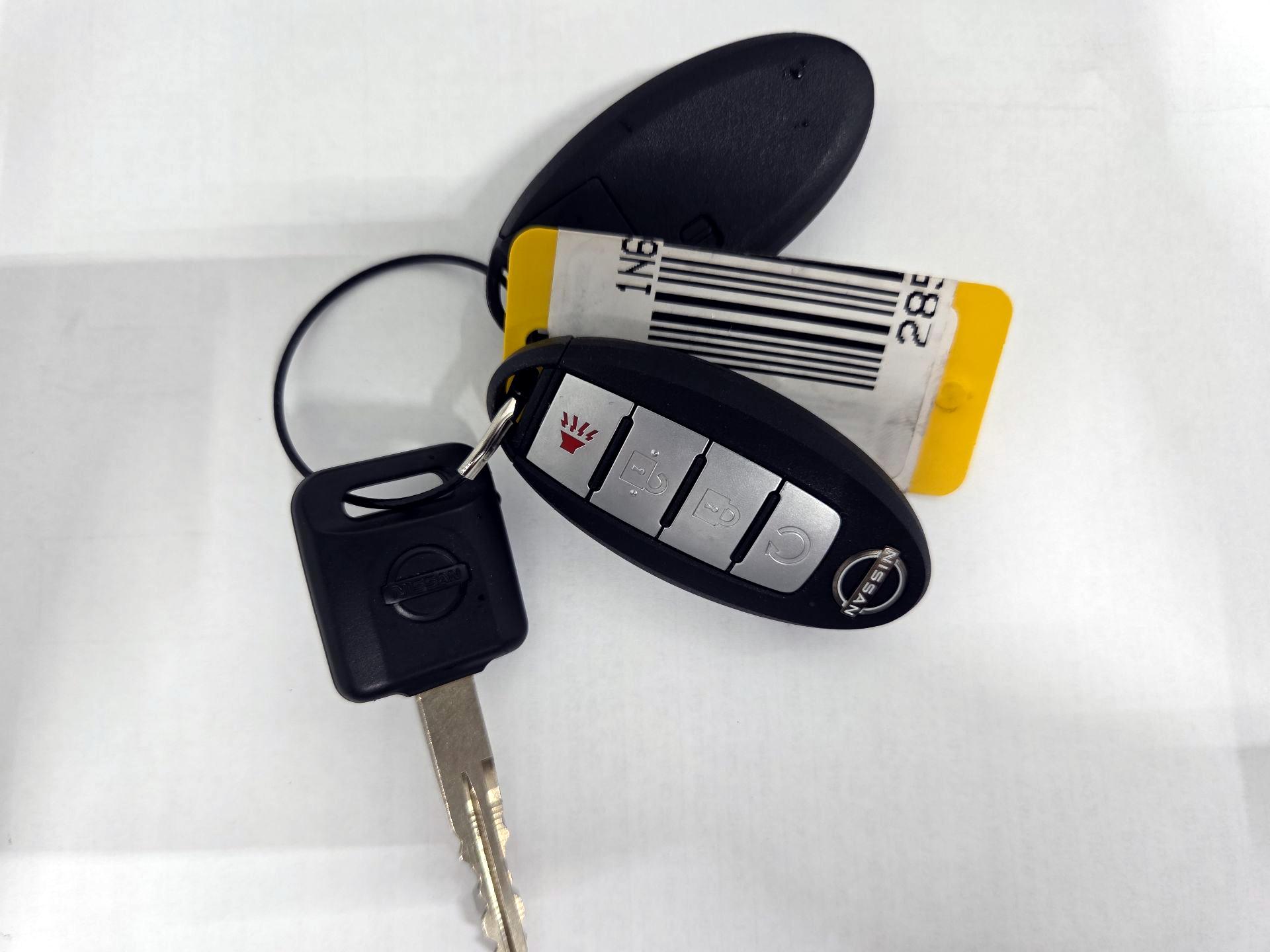 Thumbnail: 2023 Nissan Frontier - 15