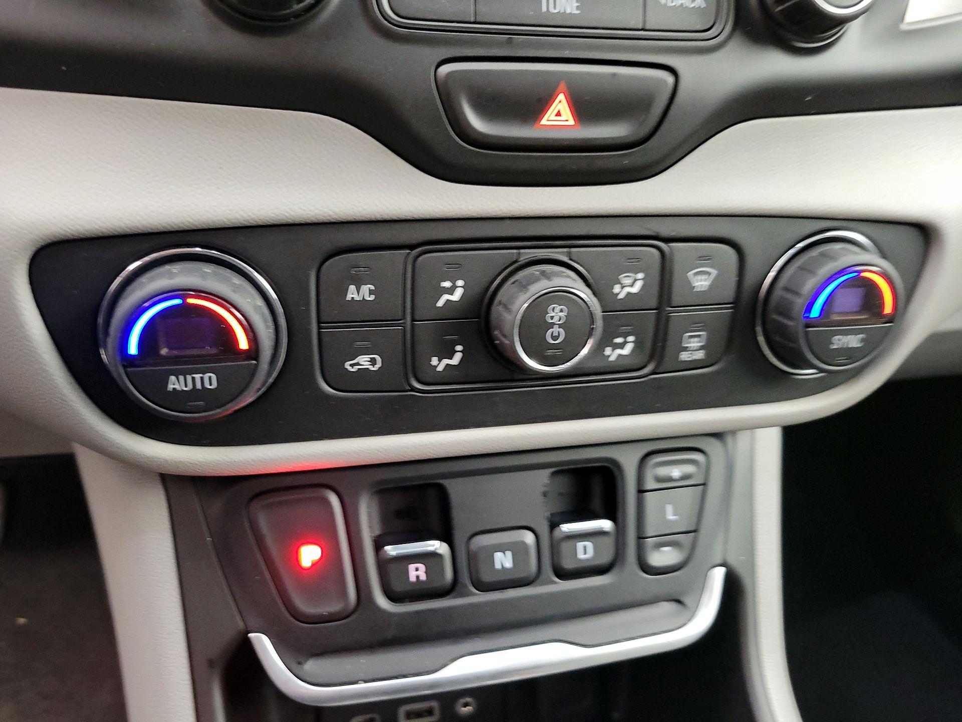 Thumbnail: 2018 GMC Terrain - 17